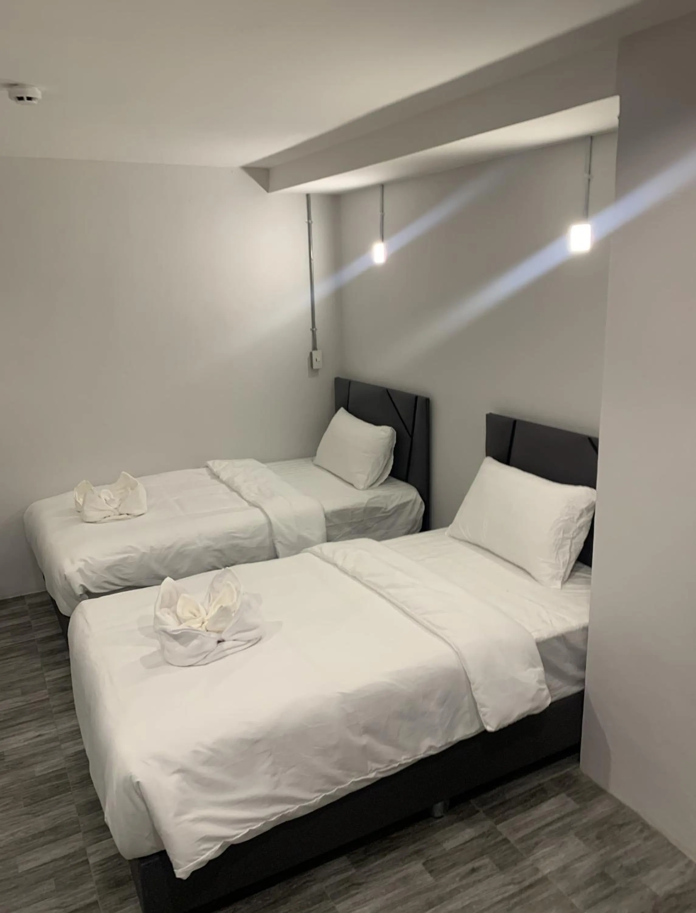 Bedroom, Bed in Life Hotel Rongkhun - White Temple Chiangrai