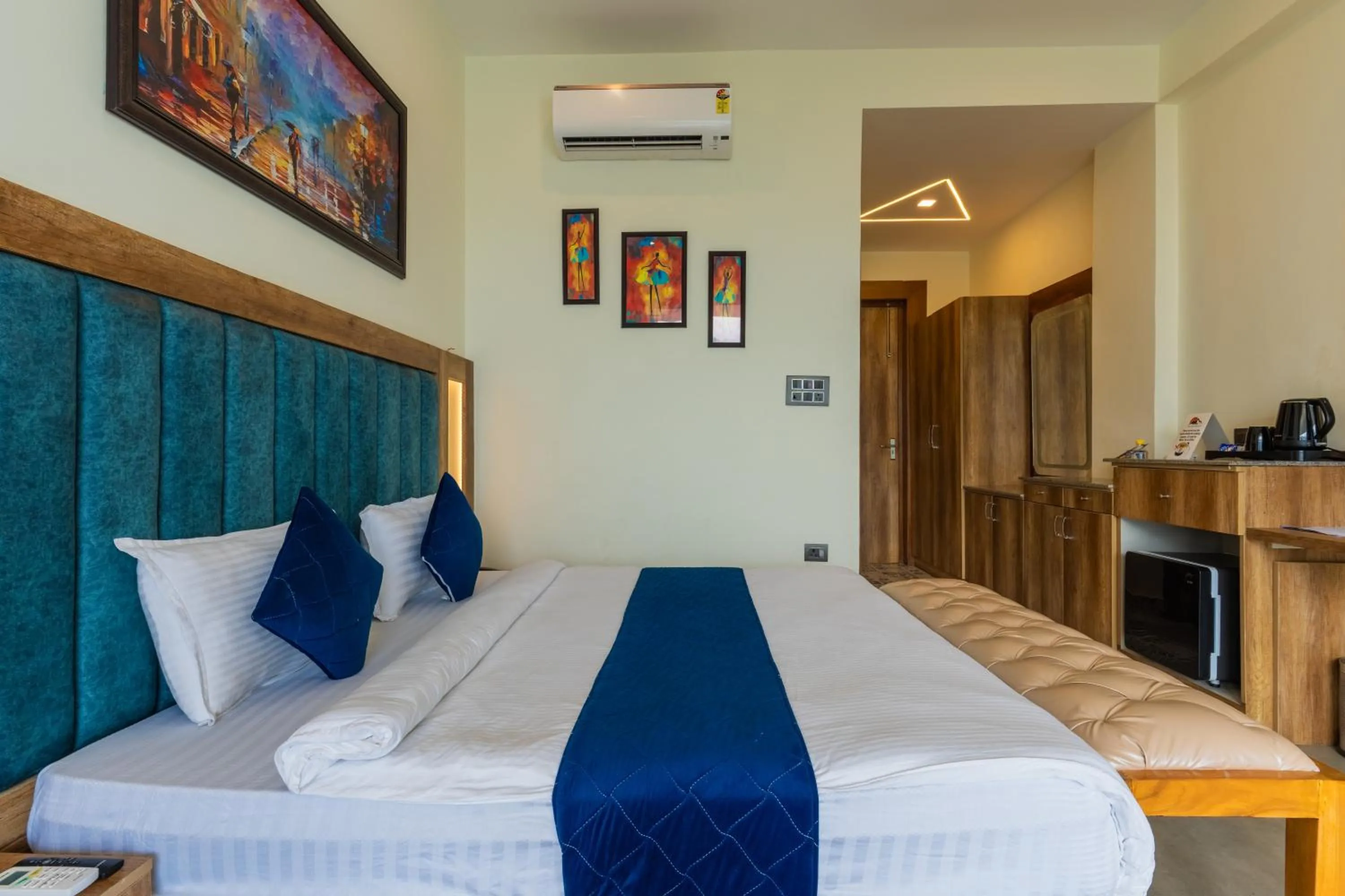 Bedroom, Bed in The Lake Ambience Resort