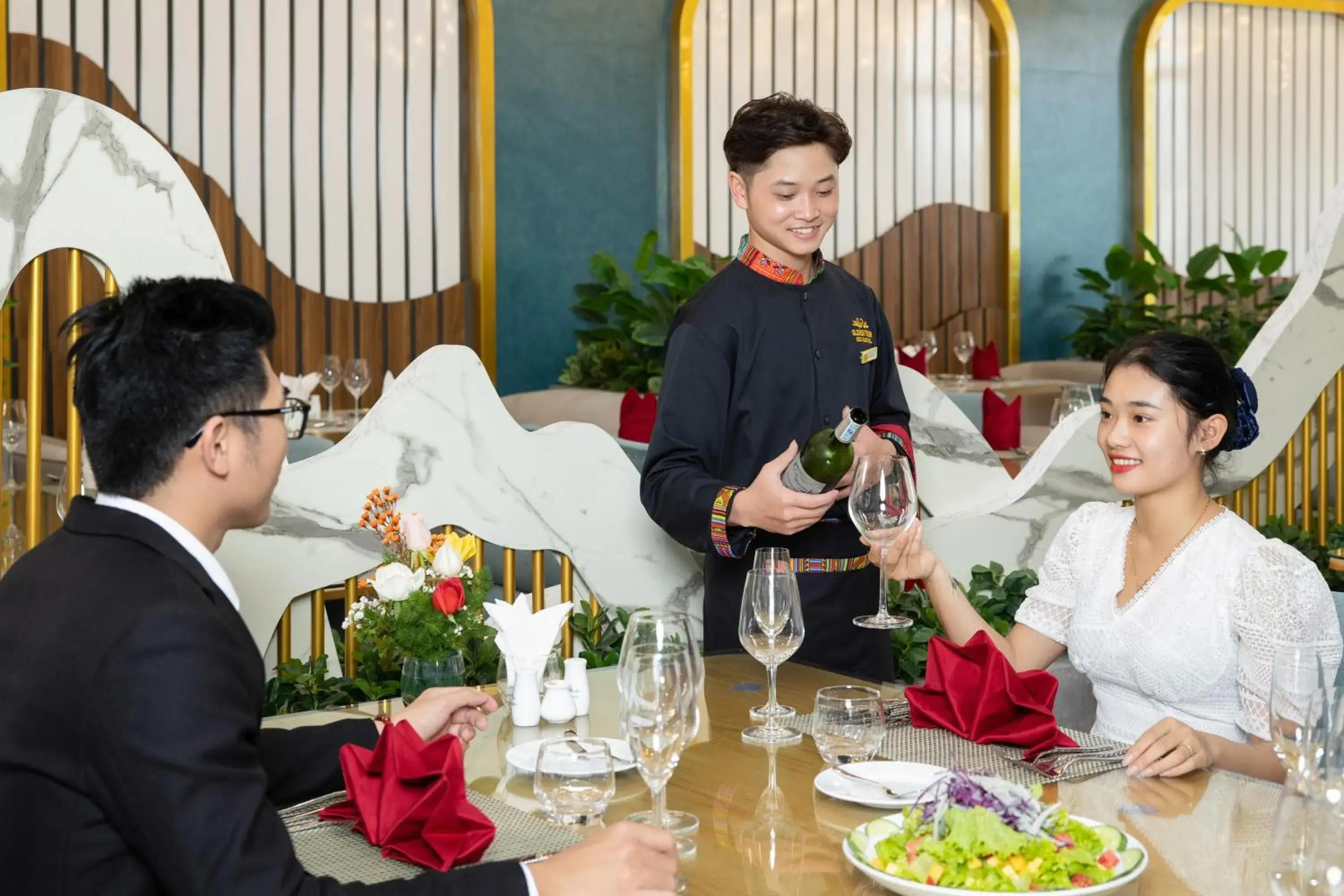 Restaurant/places to eat in Glenda Tower Moc Chau Hotel Restaurant/places to eat in Glenda Tower Moc Chau Hotel