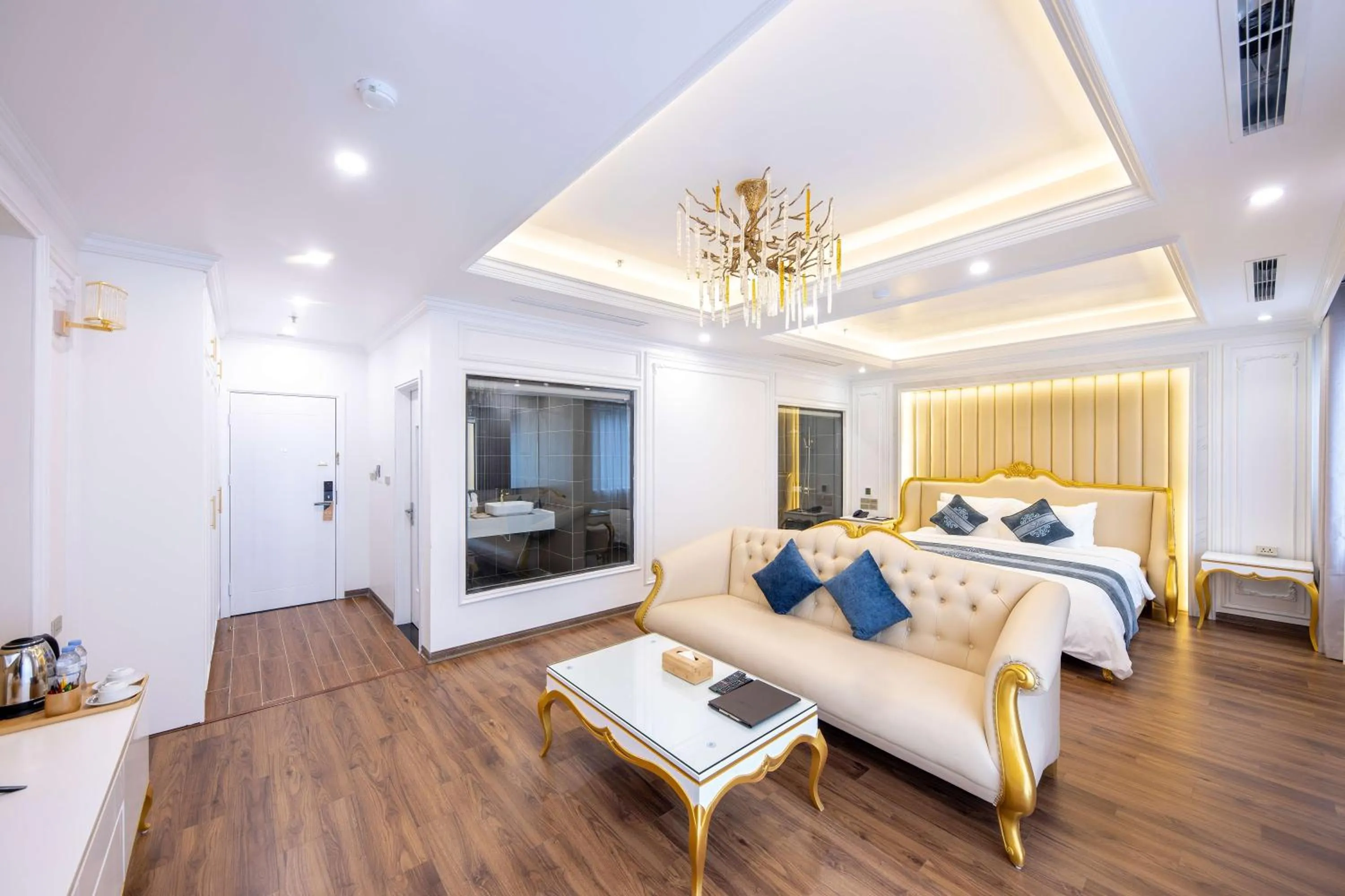 Photo of the whole room, Bed in Glenda Tower Moc Chau Hotel