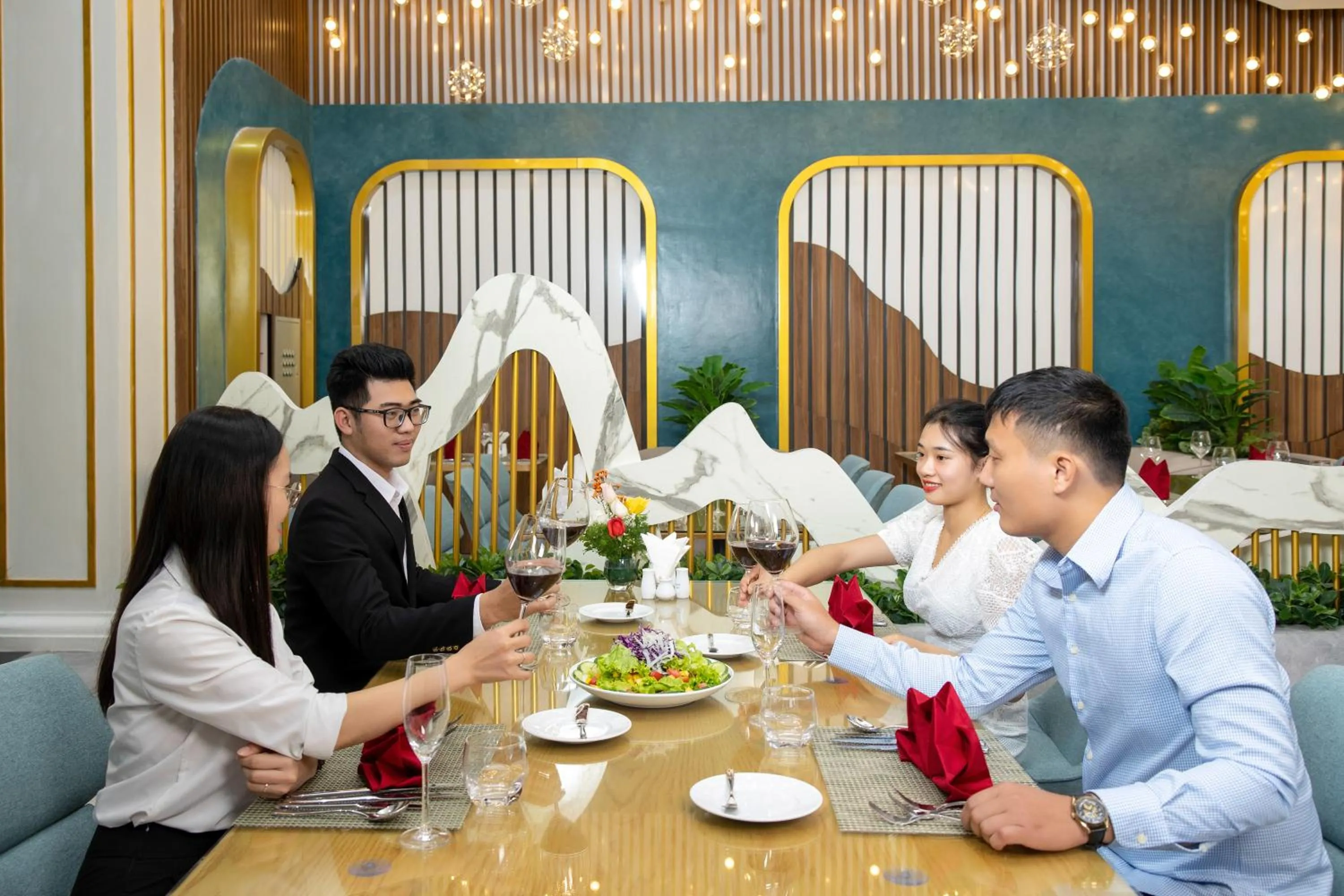 Restaurant/places to eat in Glenda Tower Moc Chau Hotel