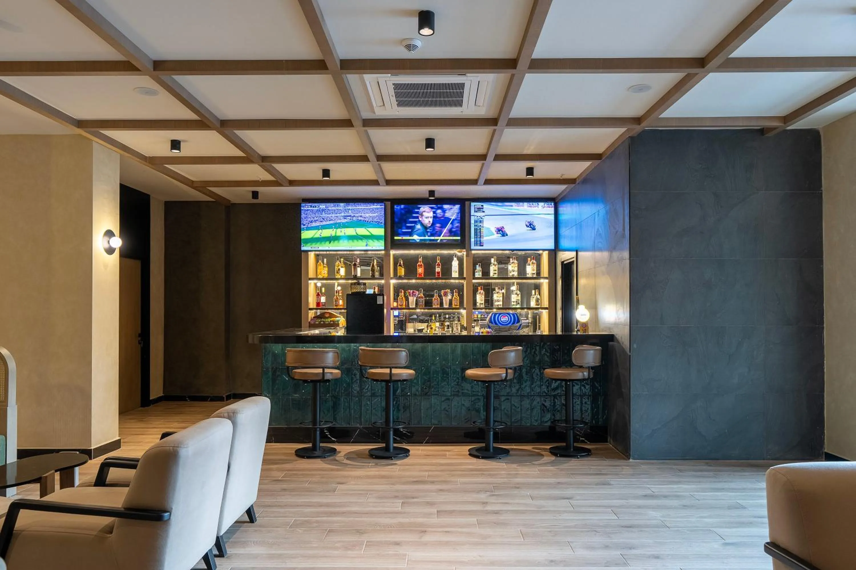 Lounge or bar in Side Breeze Hotel
