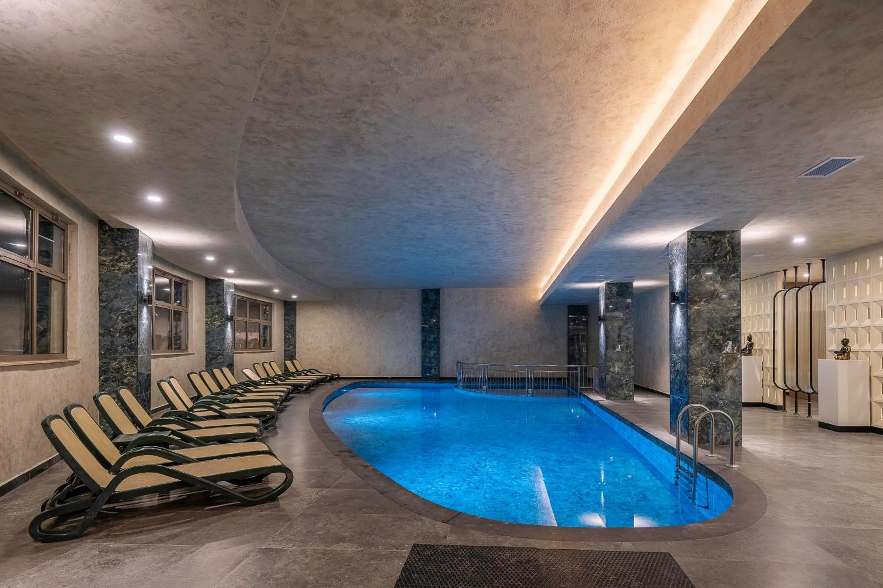 Swimming pool in Side Breeze Hotel