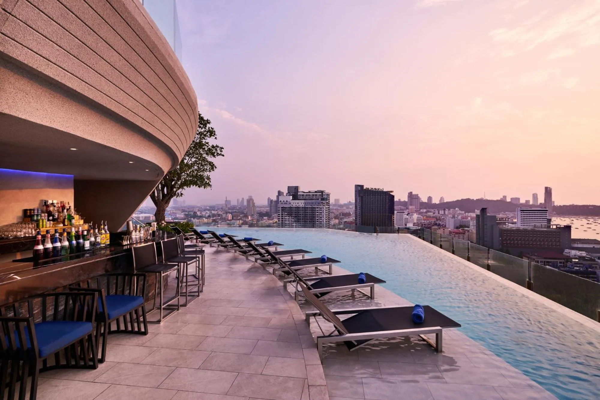 Lounge or bar in Somerset Pattaya