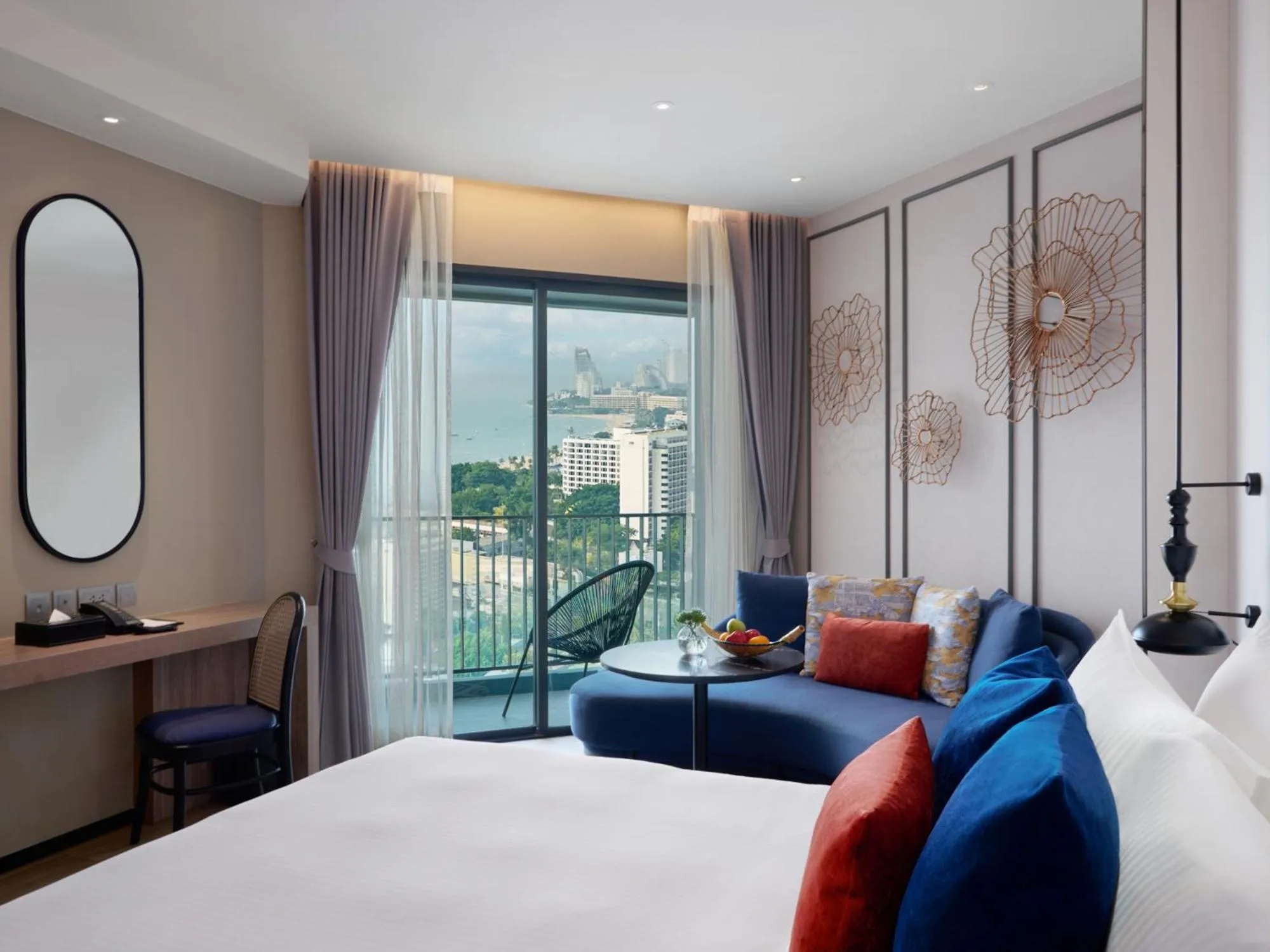 Sea view, Bed in Somerset Pattaya