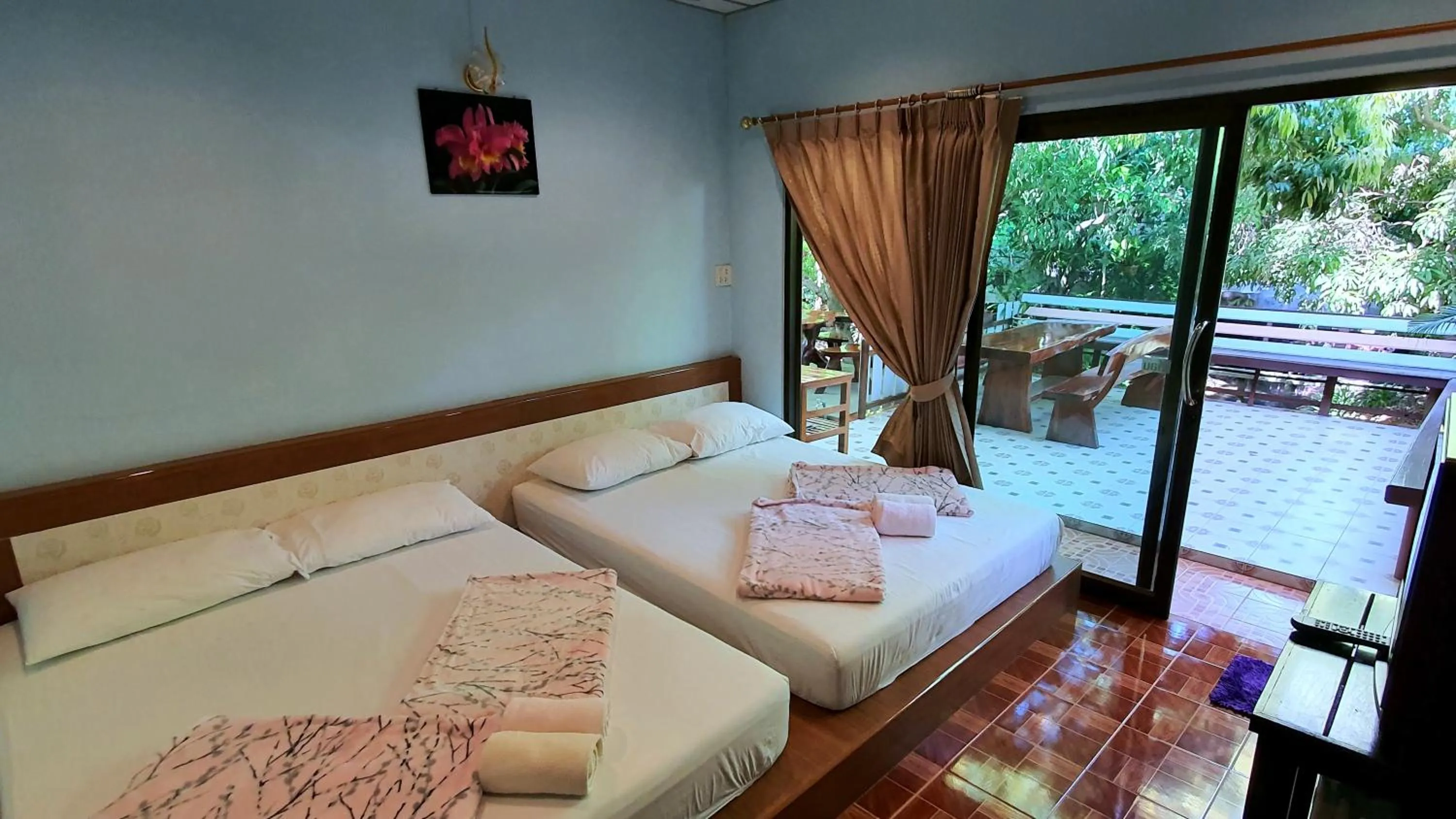 Bed in Warakorn Baansuan Amphawa