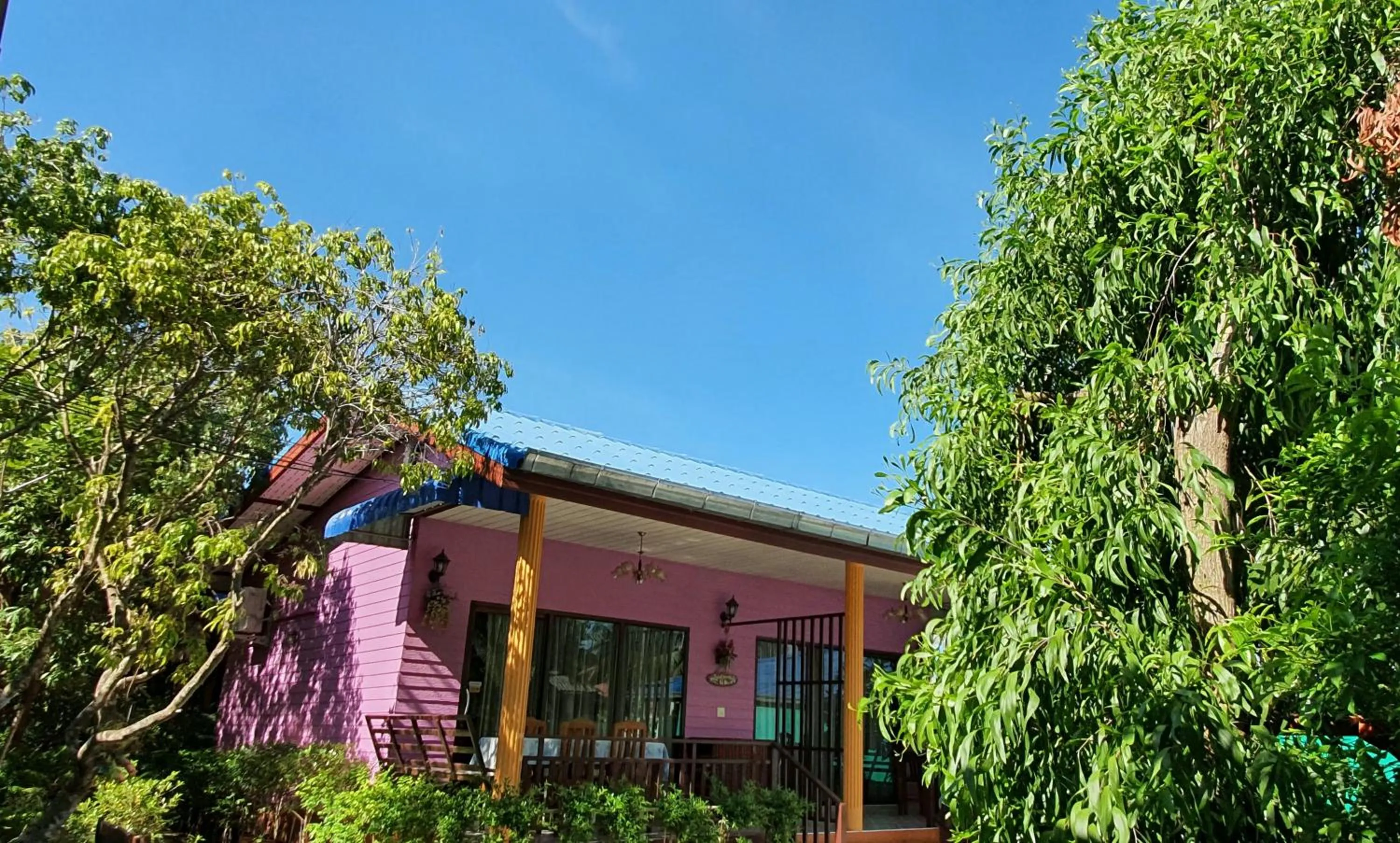 Warakorn Baansuan Amphawa