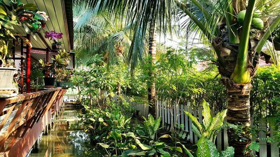 Warakorn Baansuan Amphawa