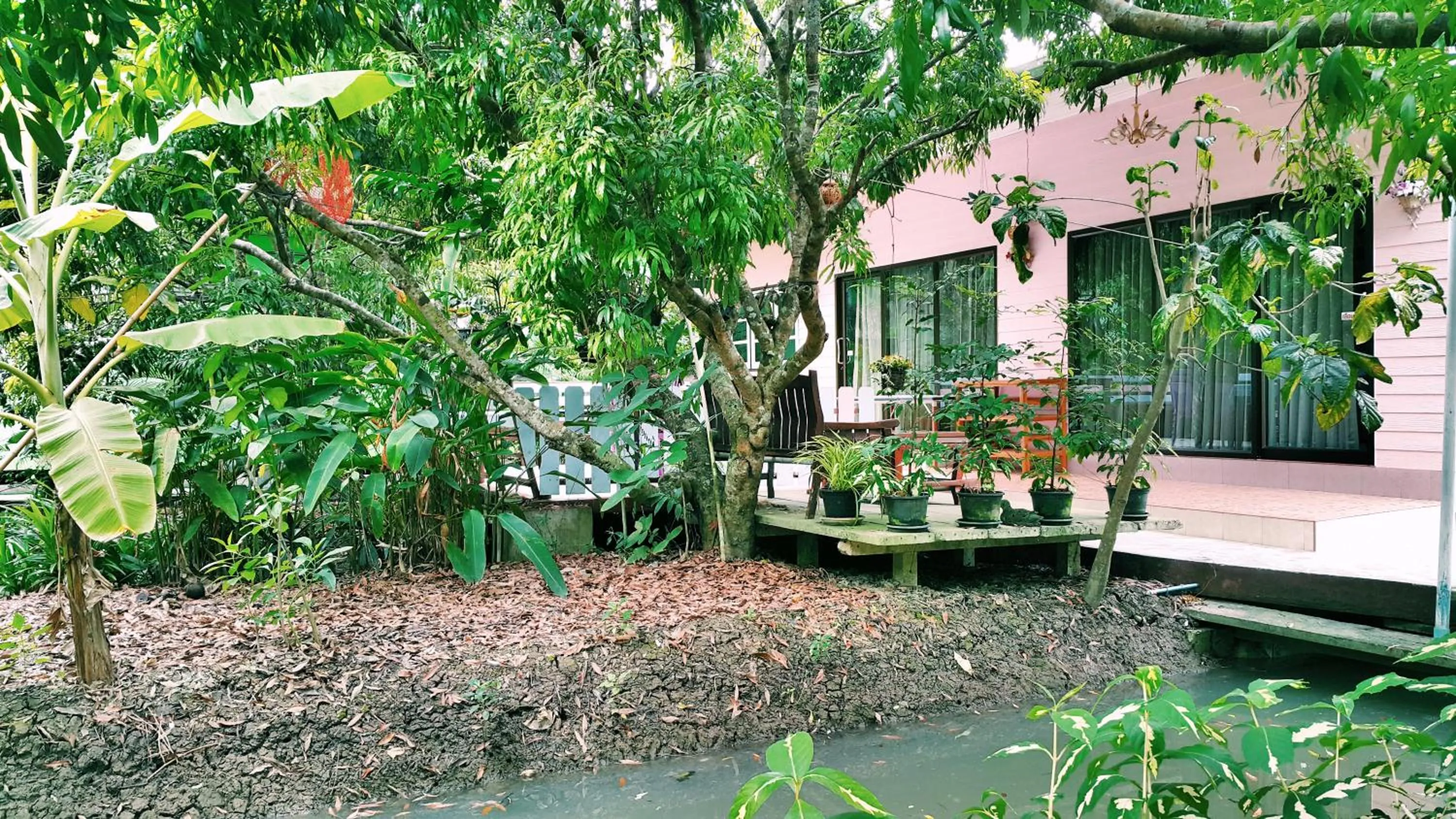 Warakorn Baansuan Amphawa