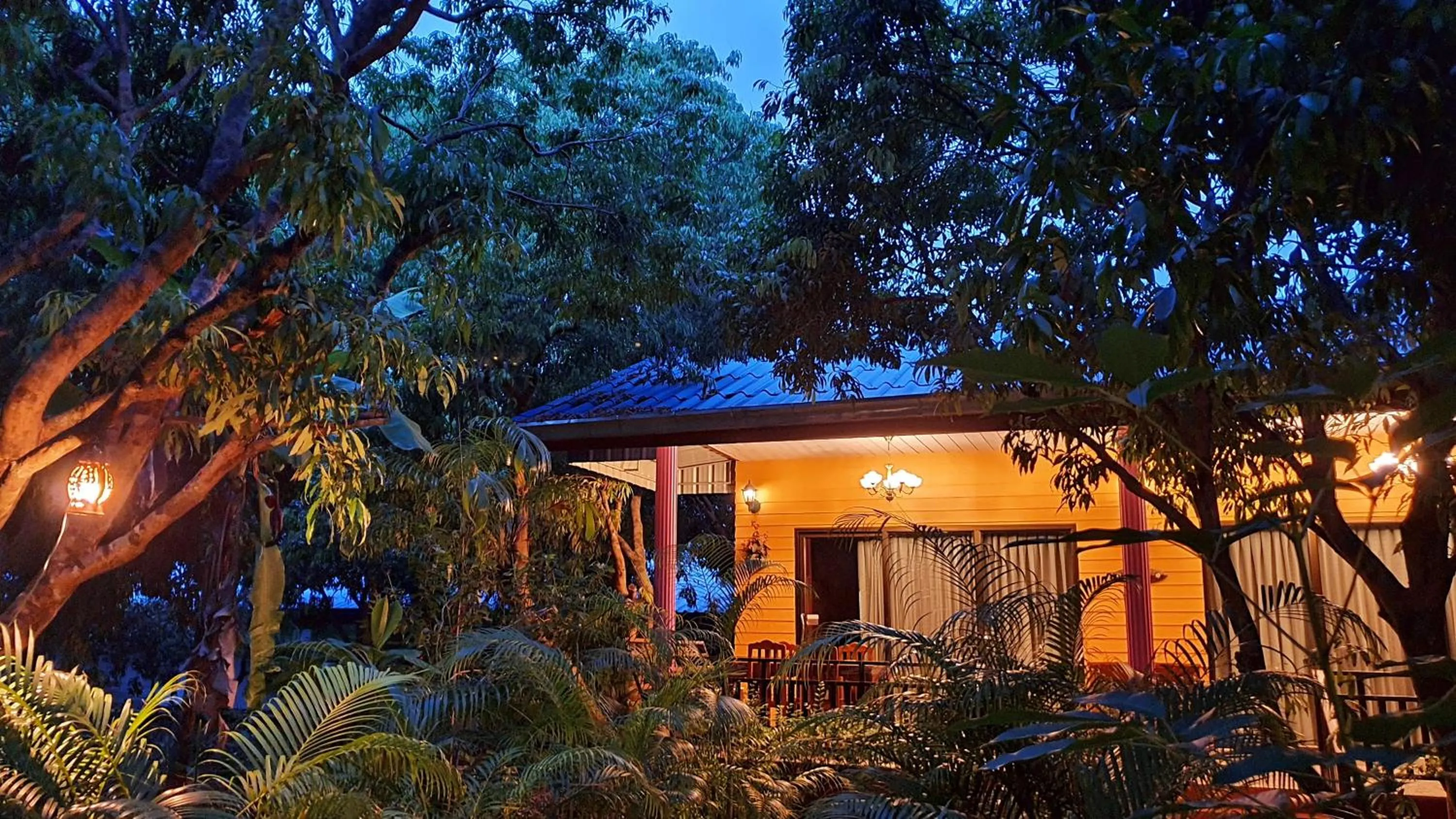 Warakorn Baansuan Amphawa