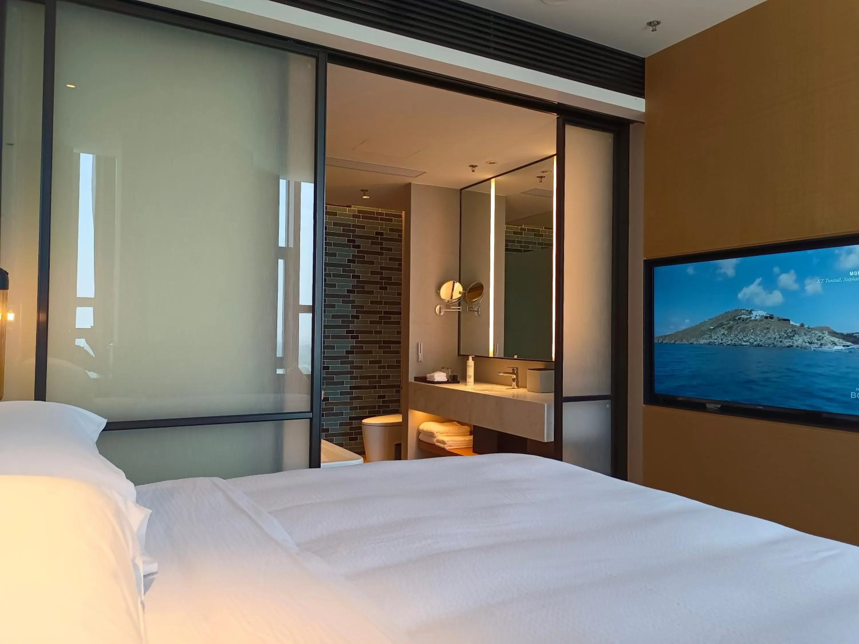 Photo of the whole room, Bed in Fairfield by Marriott Liaocheng Dongchangfu