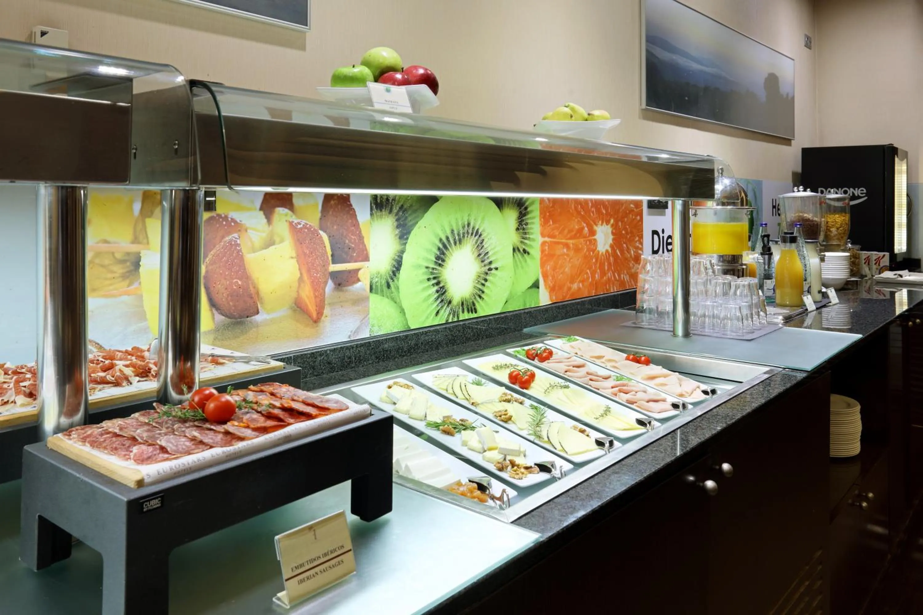 Buffet breakfast in Eurostars Centrum Alicante