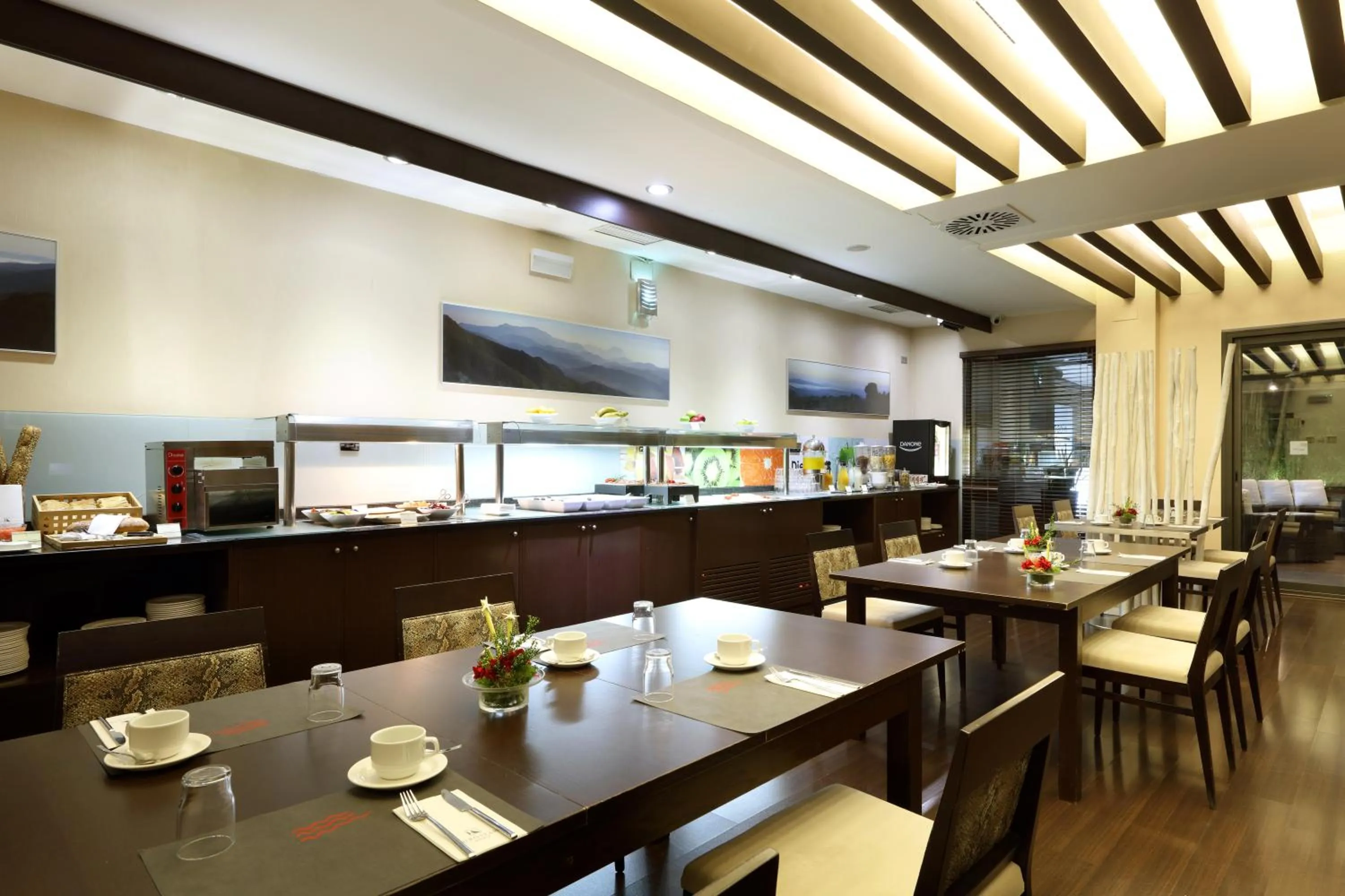 Restaurant/places to eat in Eurostars Centrum Alicante