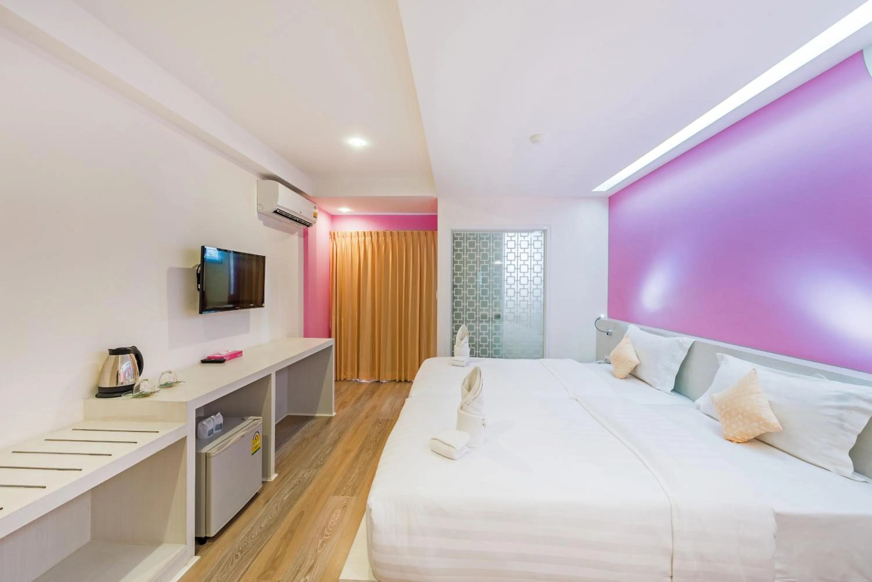 Staff, Bed in The Tint At Phuket Town - SHA Plus