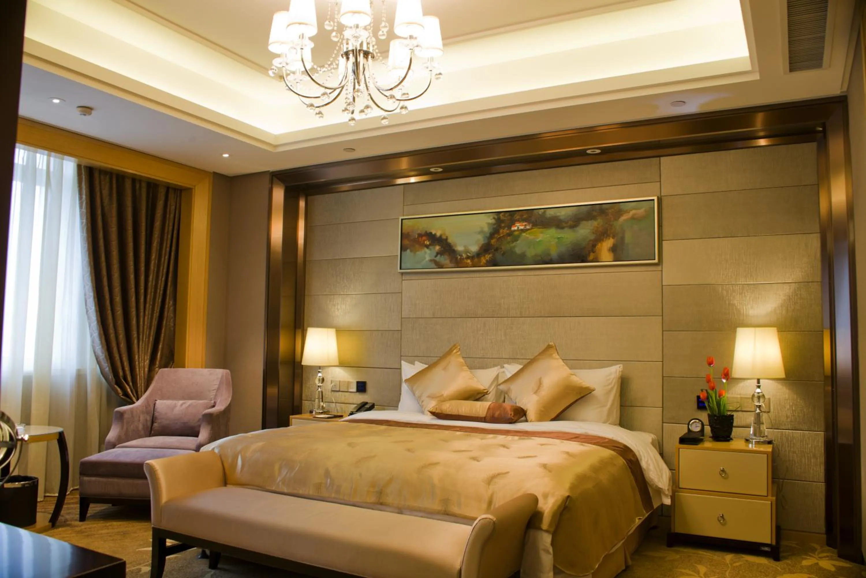 Photo of the whole room, Bed in Yangzhong Firth Jinling Grand Hotel
