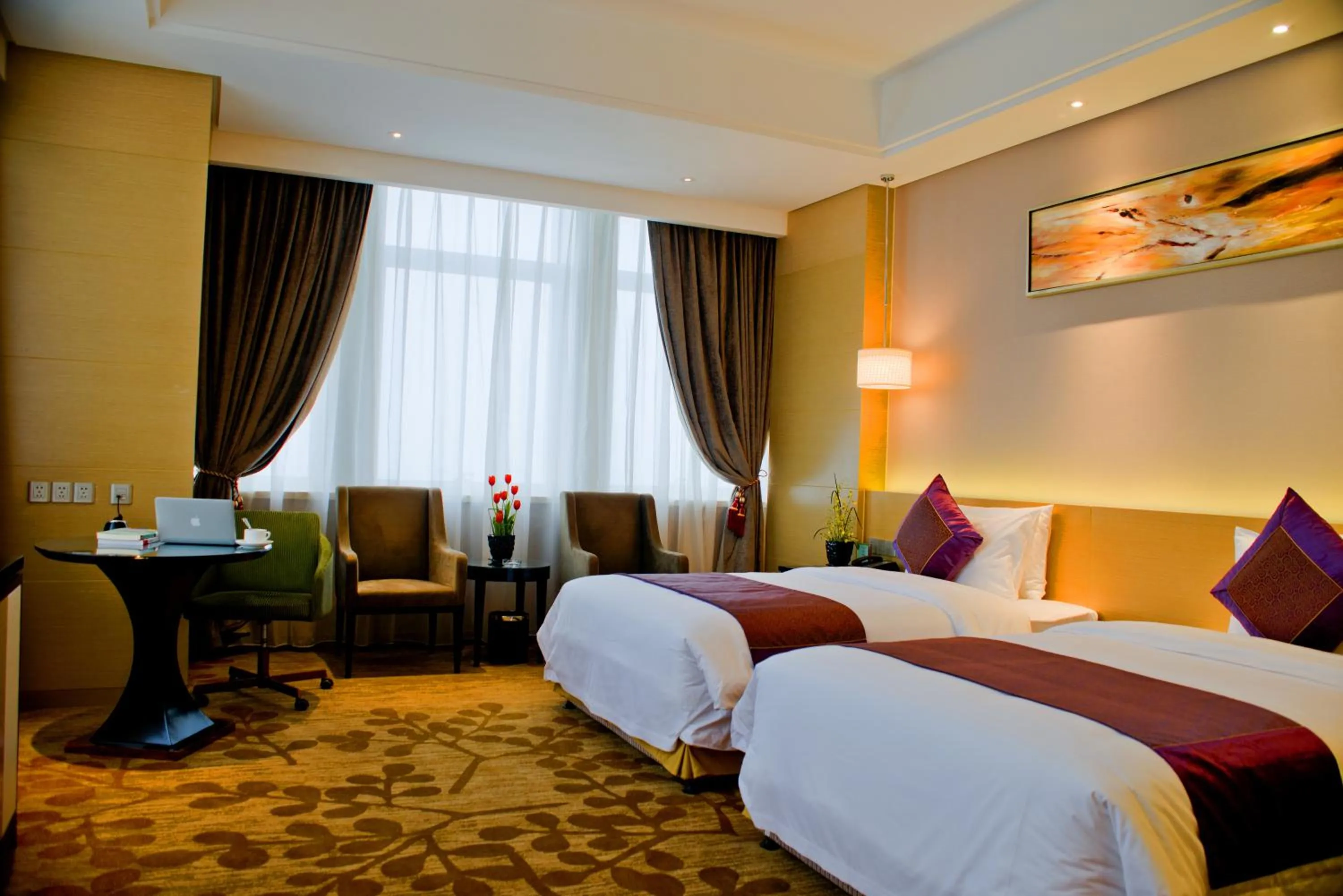Photo of the whole room, Bed in Yangzhong Firth Jinling Grand Hotel