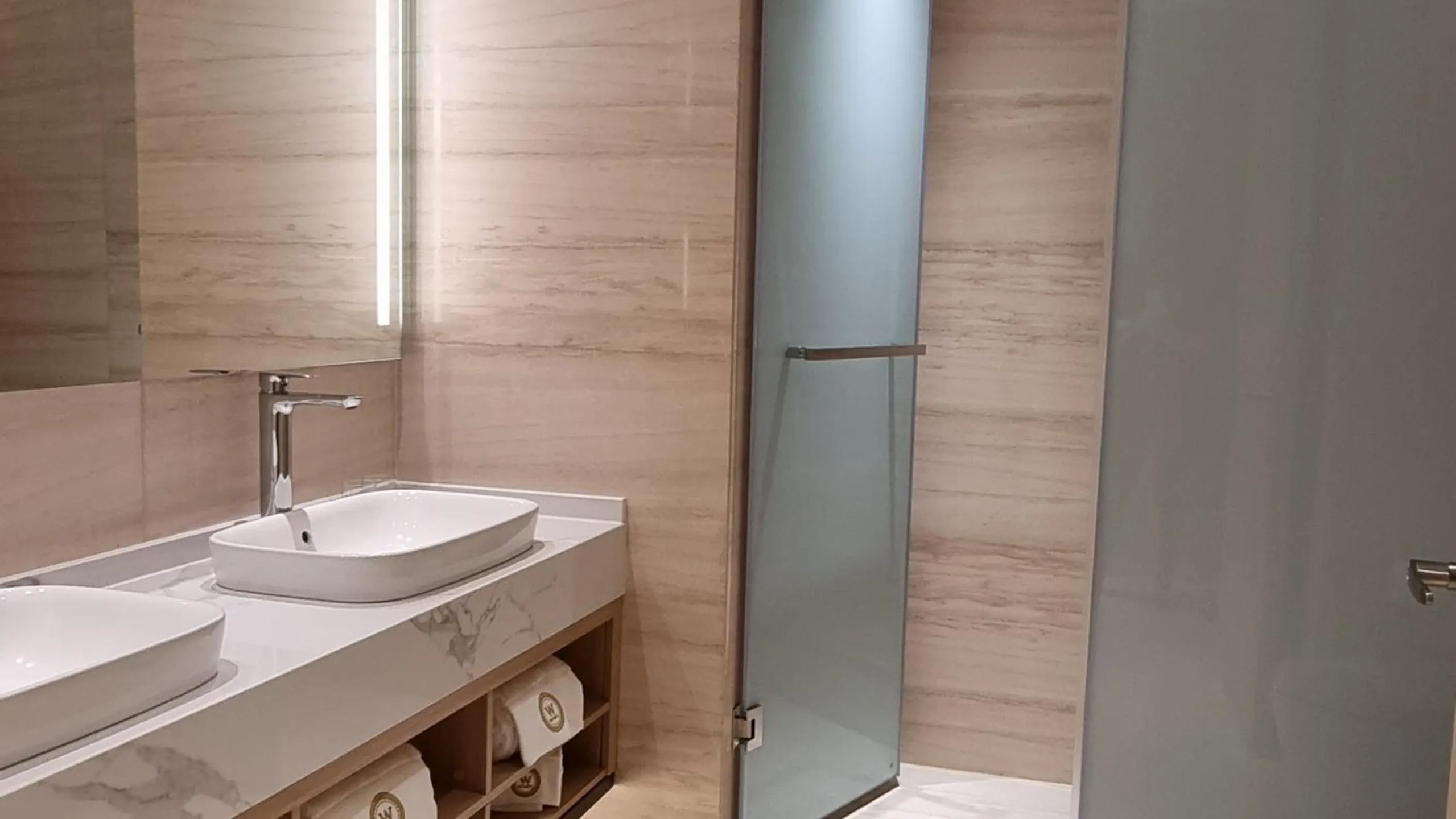 Bathroom in Won Majestic Hotel Cambodia