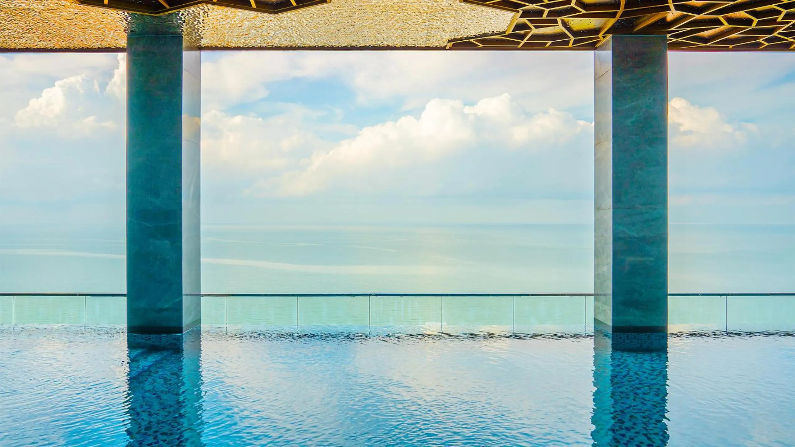 Swimming pool in Won Majestic Hotel Cambodia