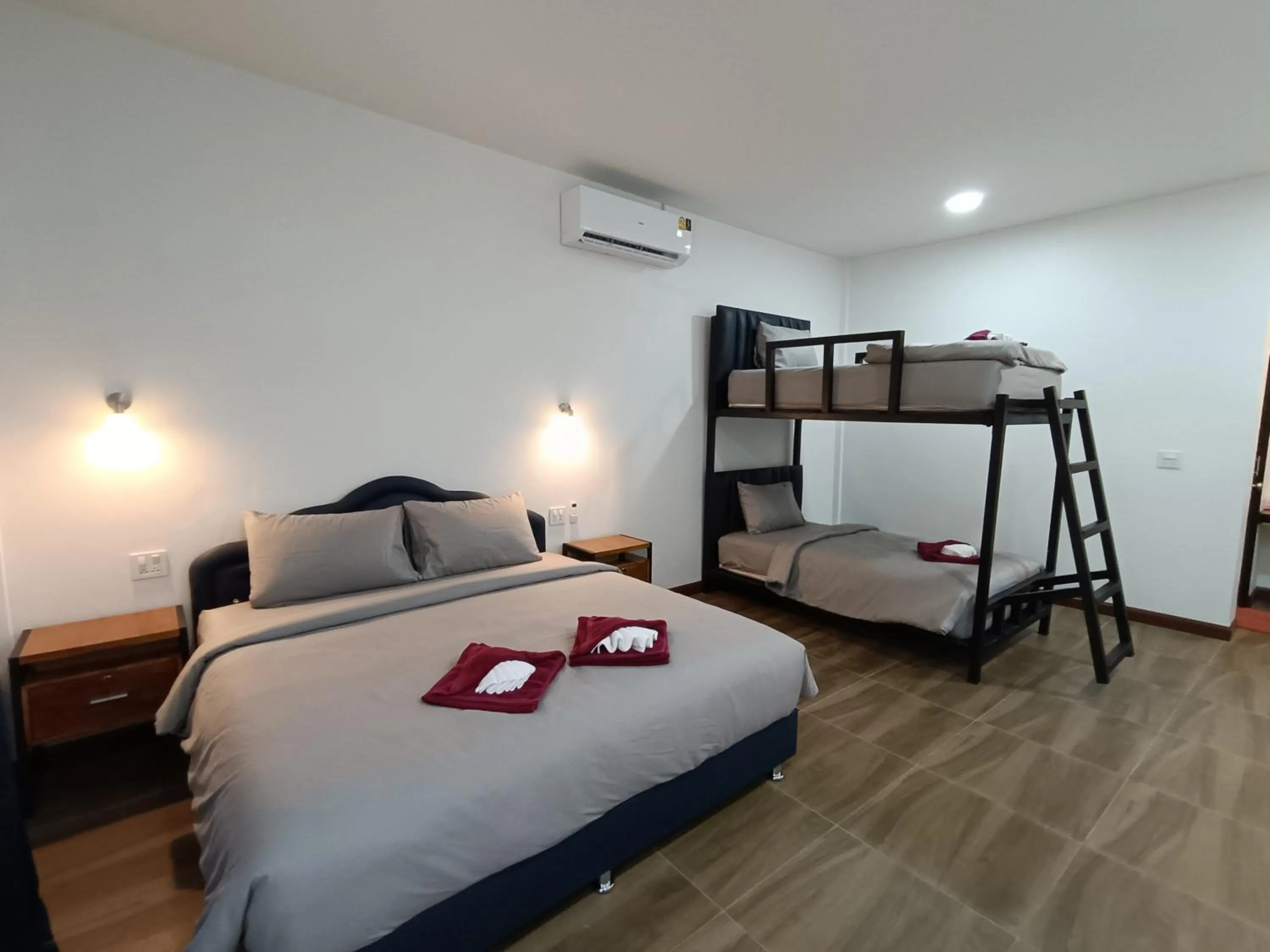 Bed in Khao Sok Palm Garden Resort