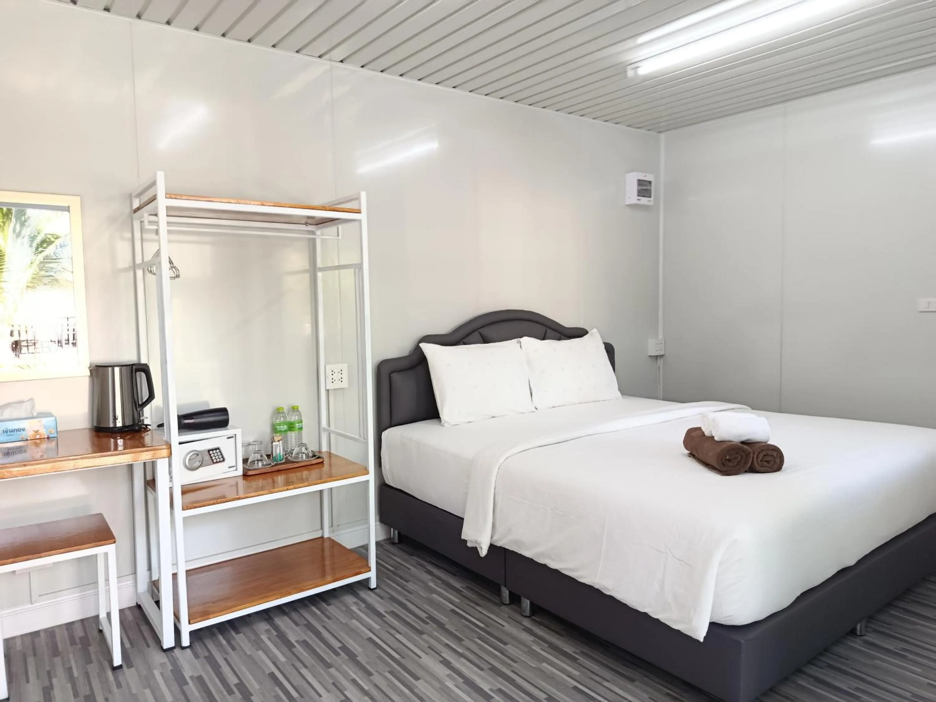 Bed in Khao Sok Palm Garden Resort