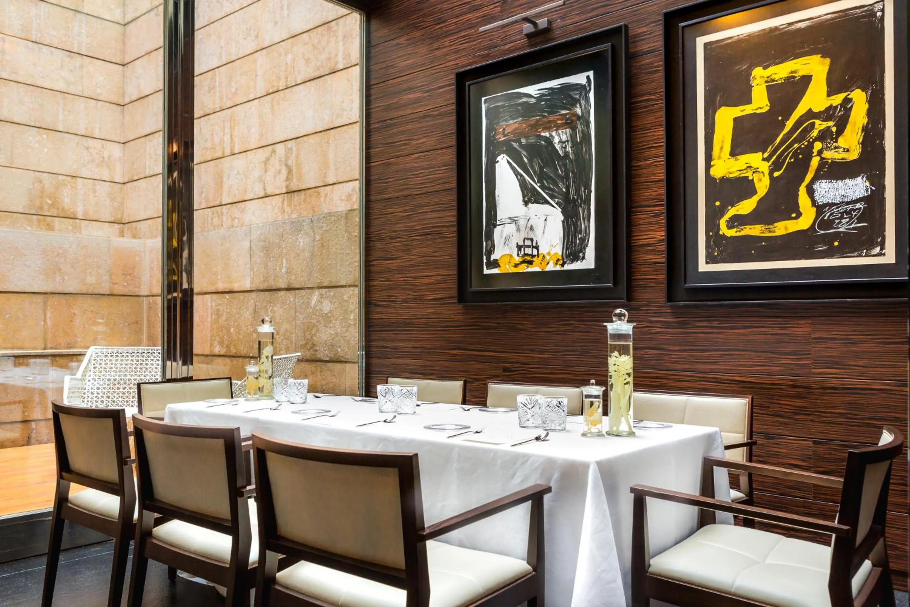 Restaurant/places to eat in Hotel Urban, a Small Luxury Hotel of the World