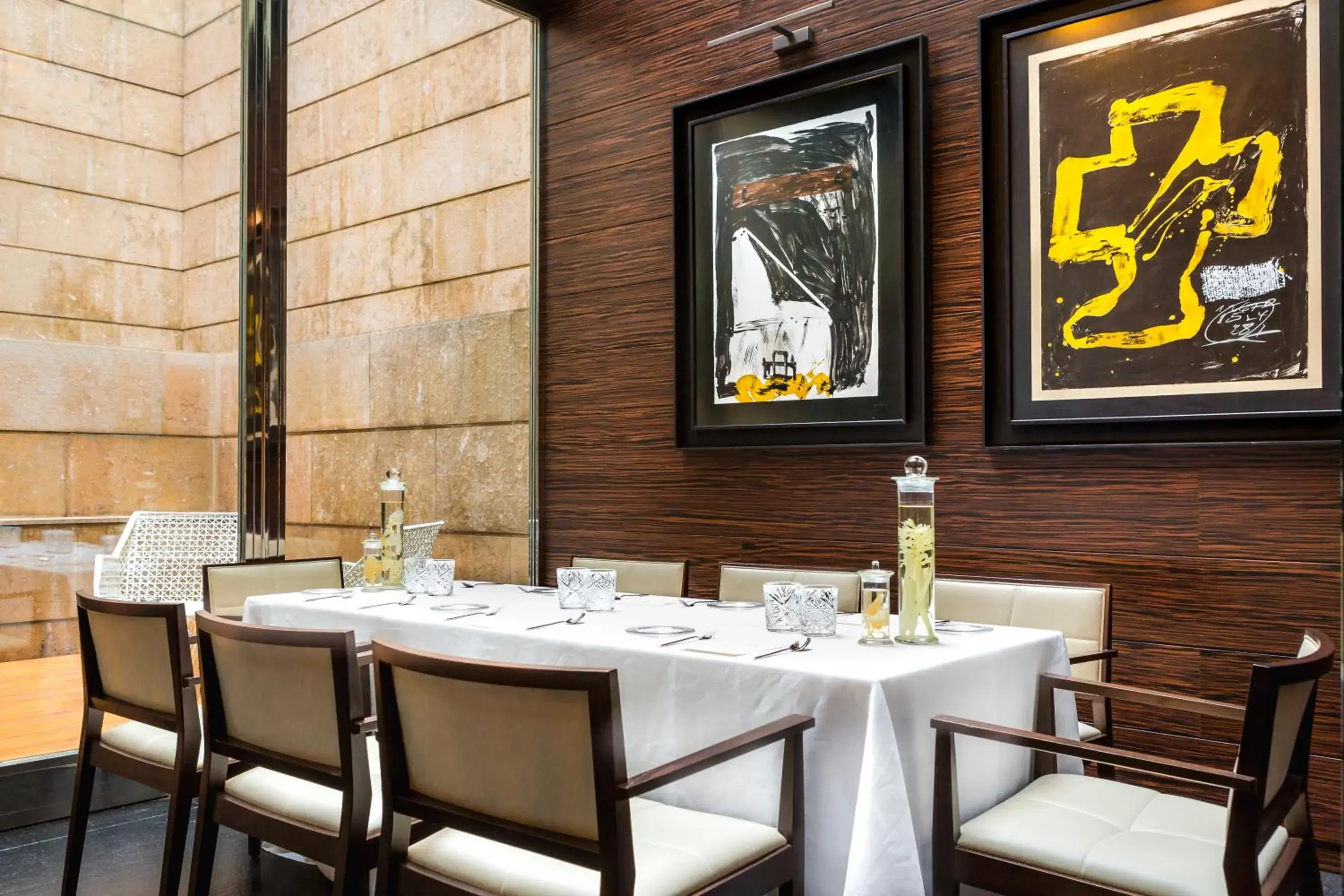 Restaurant/places to eat in Hotel Urban, a Small Luxury Hotel of the World Restaurant/places to eat in Hotel Urban, a Small Luxury Hotel of the World