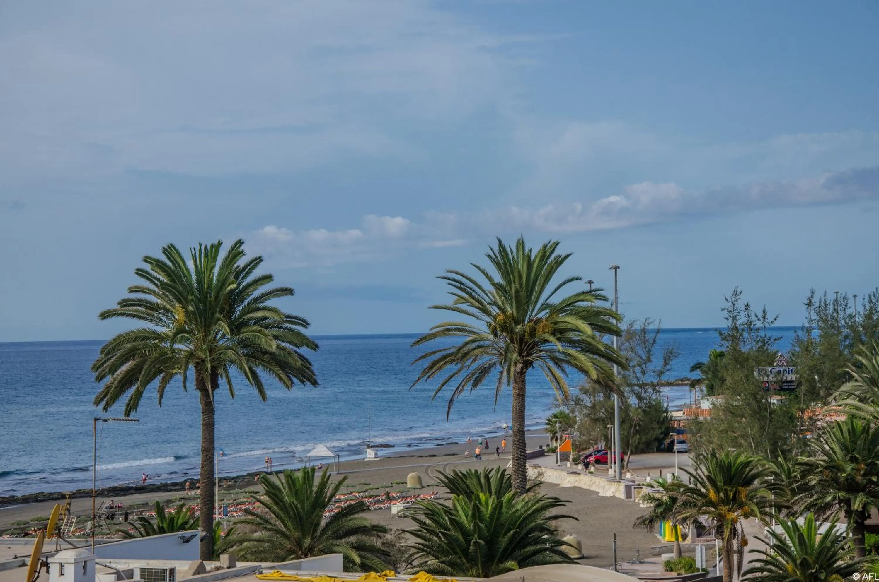 Sea view in Holiday apartment with direct sea promenade access