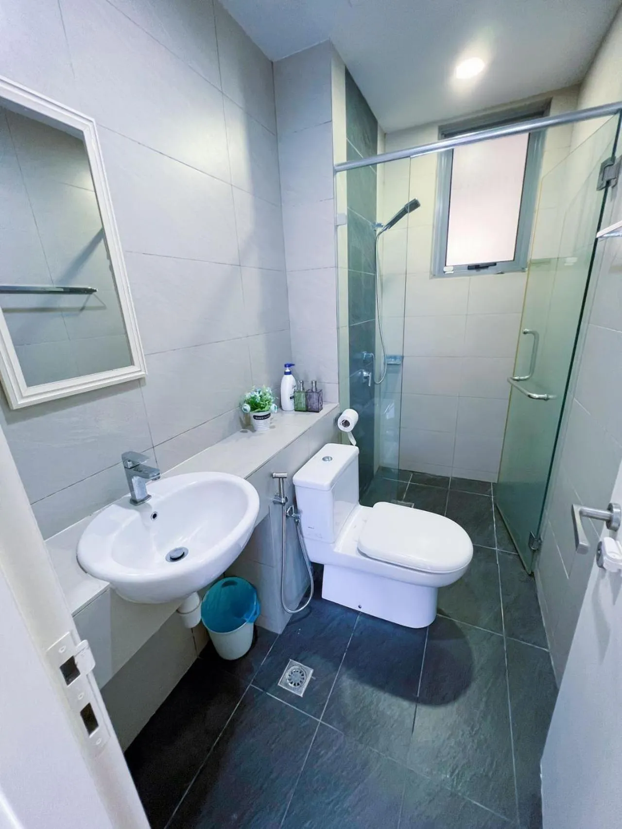 Toilet in Haiya homestay Imago Shopping Mall 海雅民宿Imago购物 广场
