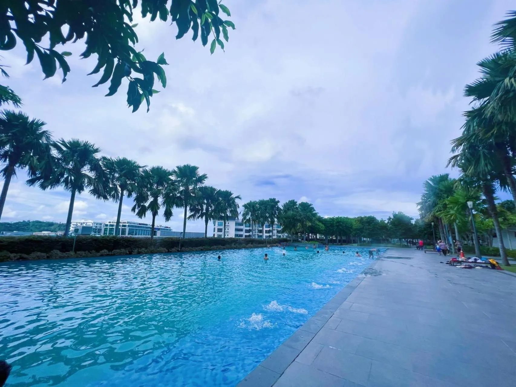 Swimming pool in Haiya homestay Imago Shopping Mall 海雅民宿Imago购物 广场