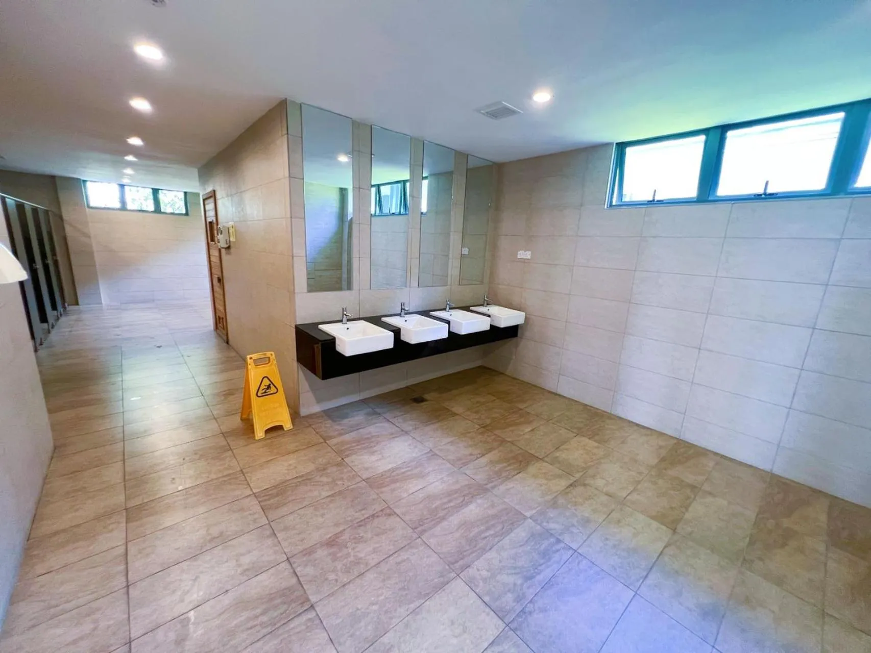 Toilet in Haiya homestay Imago Shopping Mall 海雅民宿Imago购物 广场