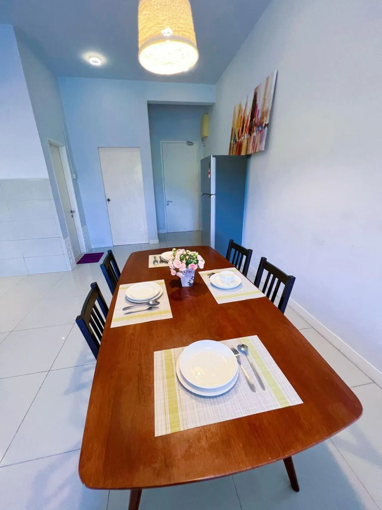 Dining area in Haiya homestay Imago Shopping Mall 海雅民宿Imago购物 广场