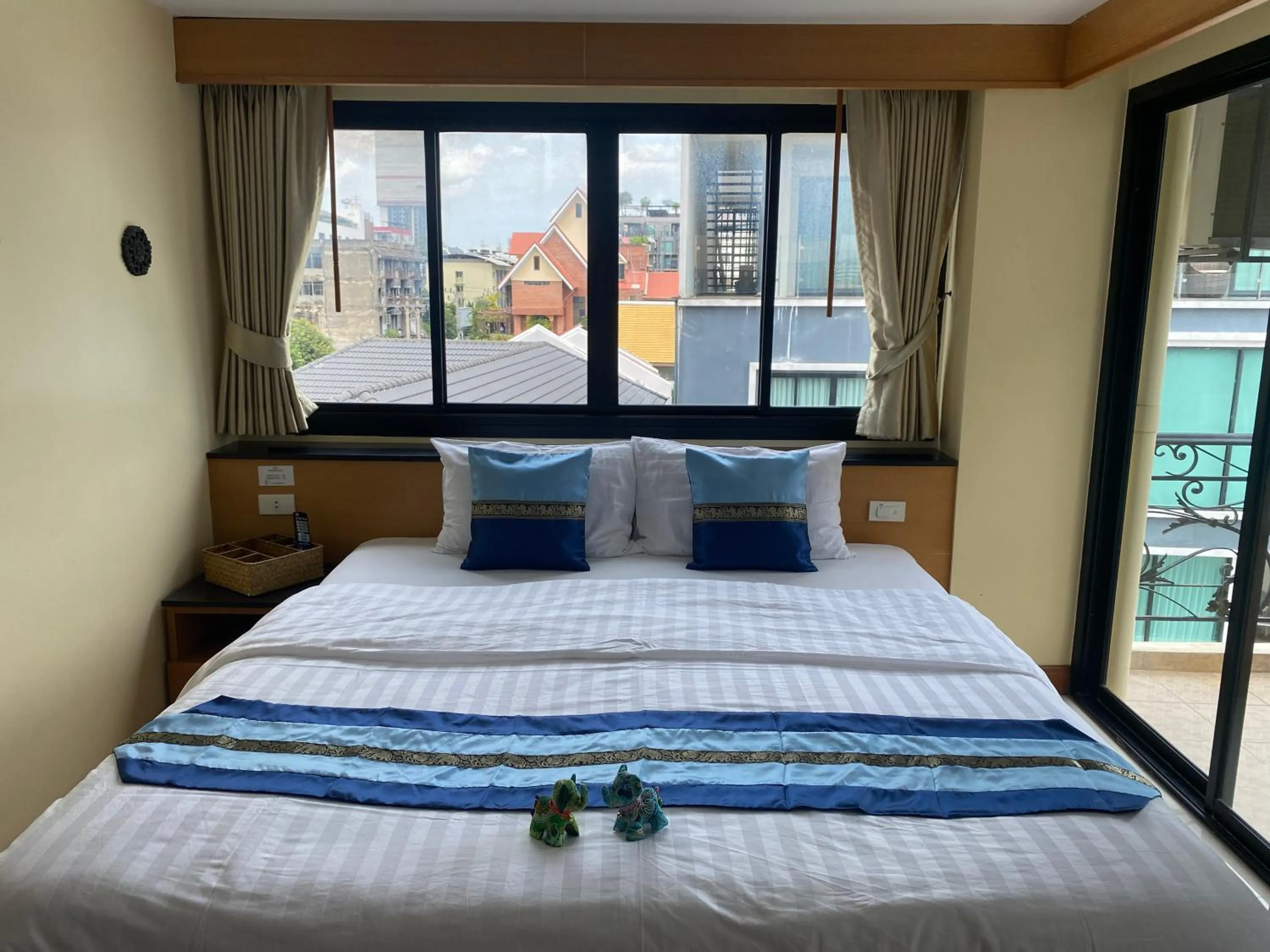 Bed in L18 residence แอลสิบแปด เรสซิเดนซ์