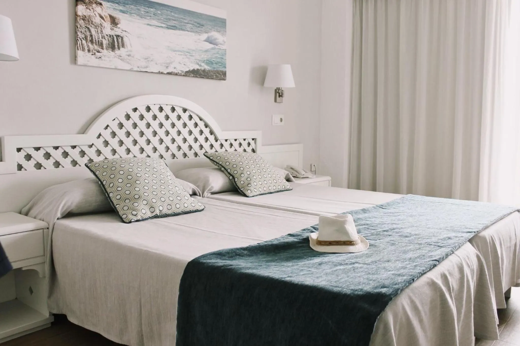 Bed in Hotel Pinos Playa