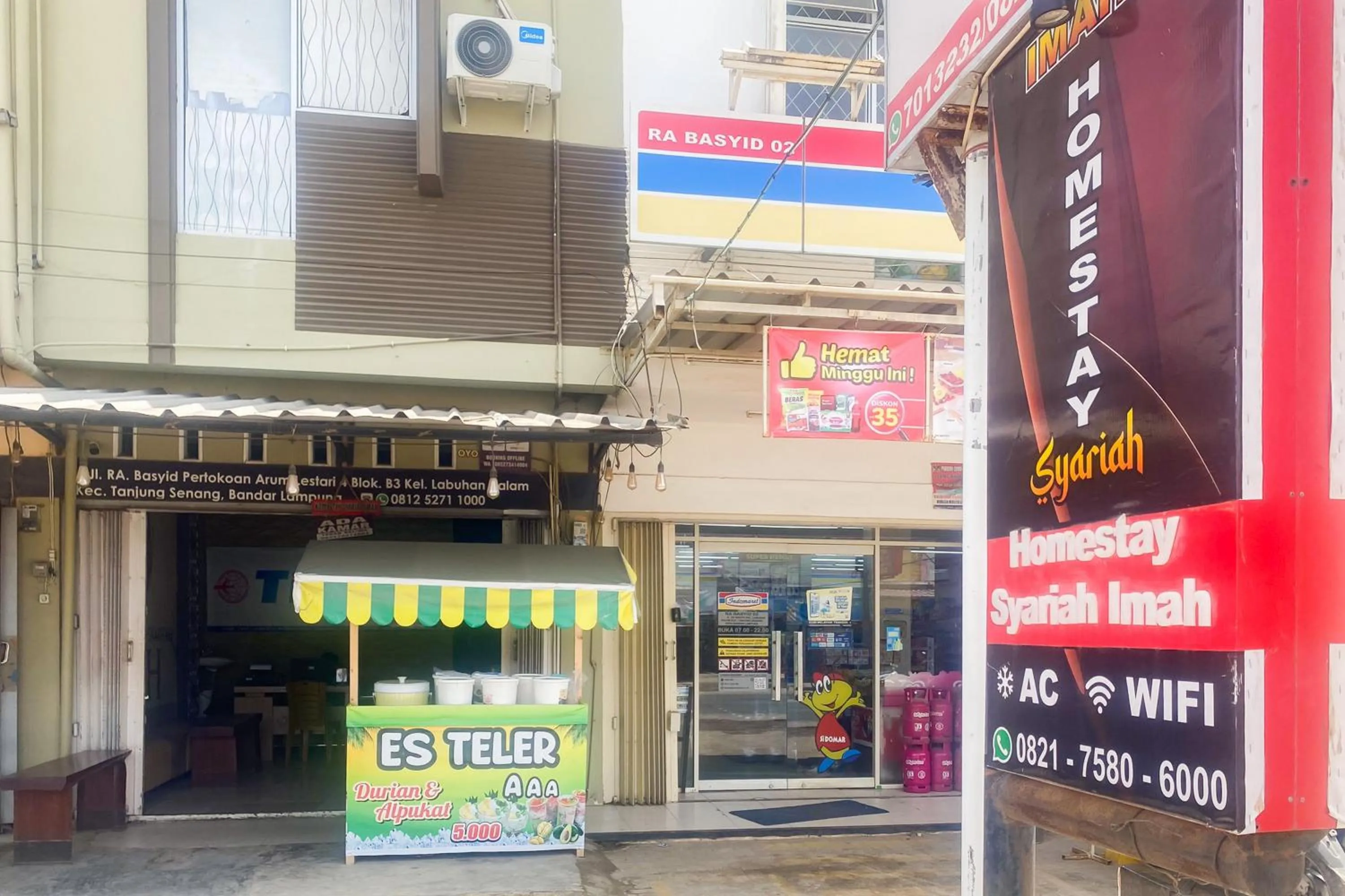 Property logo or sign in RedDoorz at Syariah Imah 2 Lampung