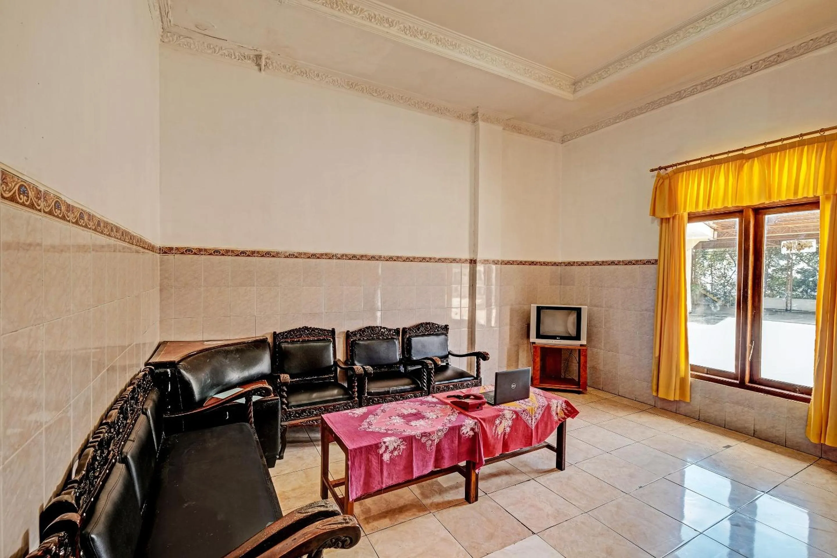 Lobby or reception in OYO Life 91677 Hotel Citra Dewi 3