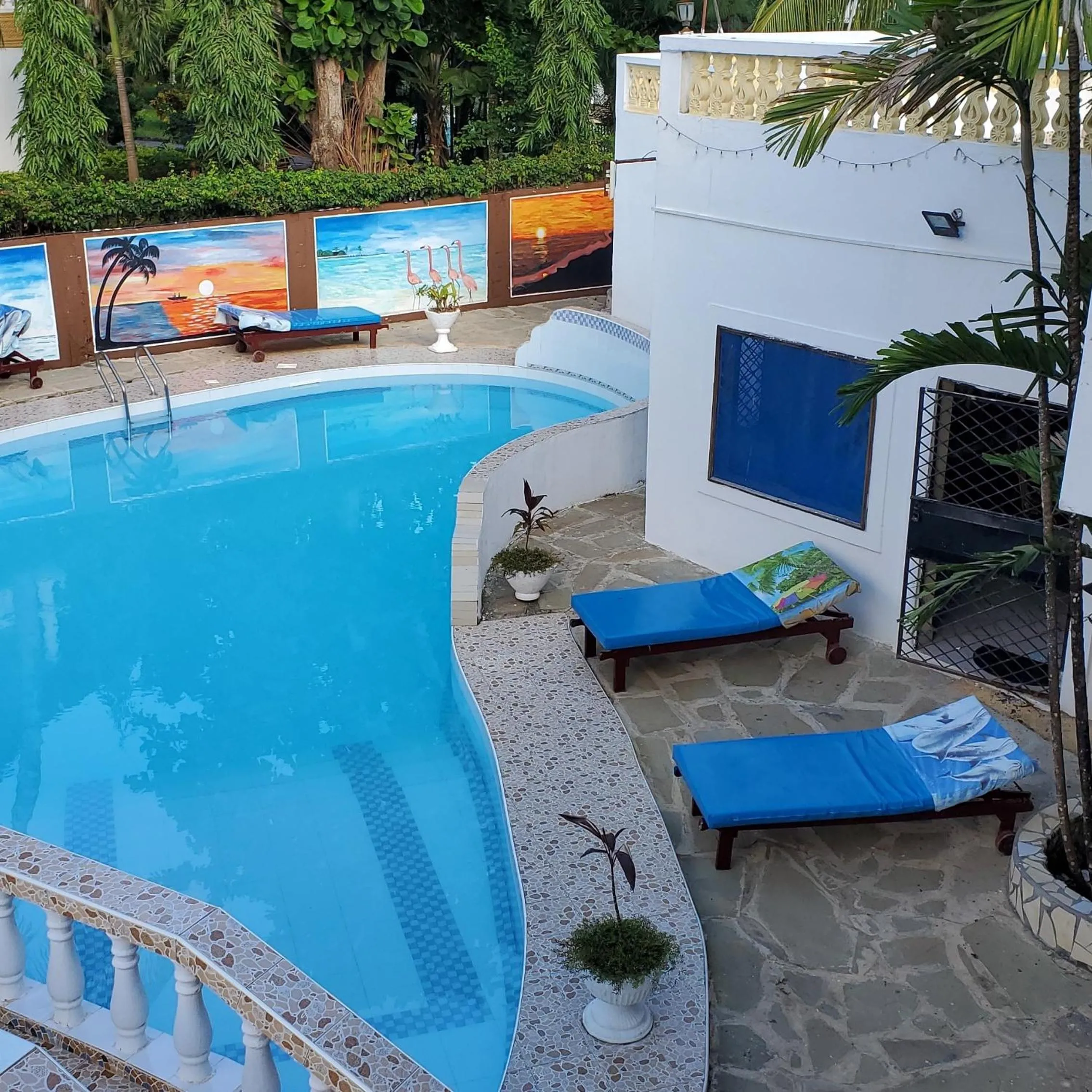Patio in 1 Bed Villa - Sleeps 2 - Smoking - Parking - Wifi