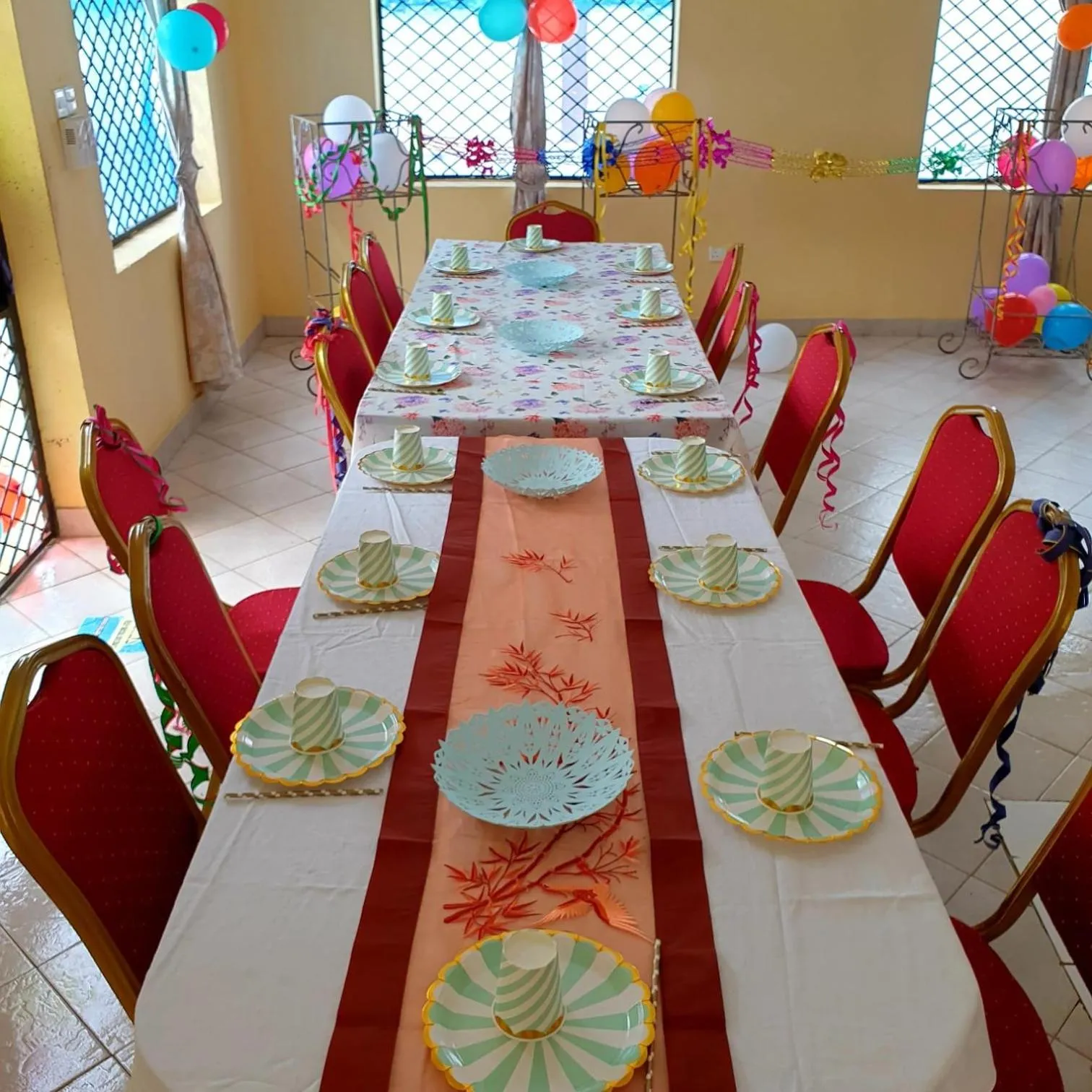 Dining area in 1 Bed Villa - Sleeps 2 - Smoking - Parking - Wifi