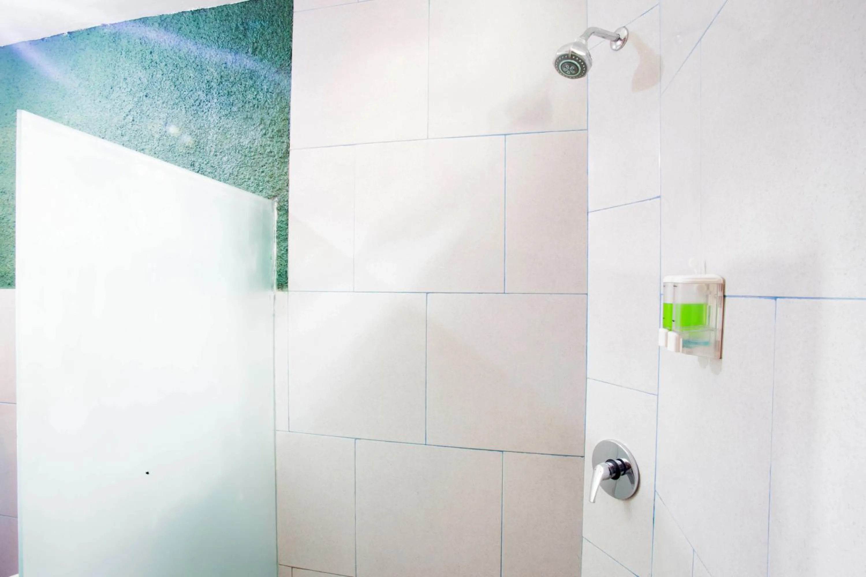 Bathroom in Taos House Lembongan By DeWizZ Management