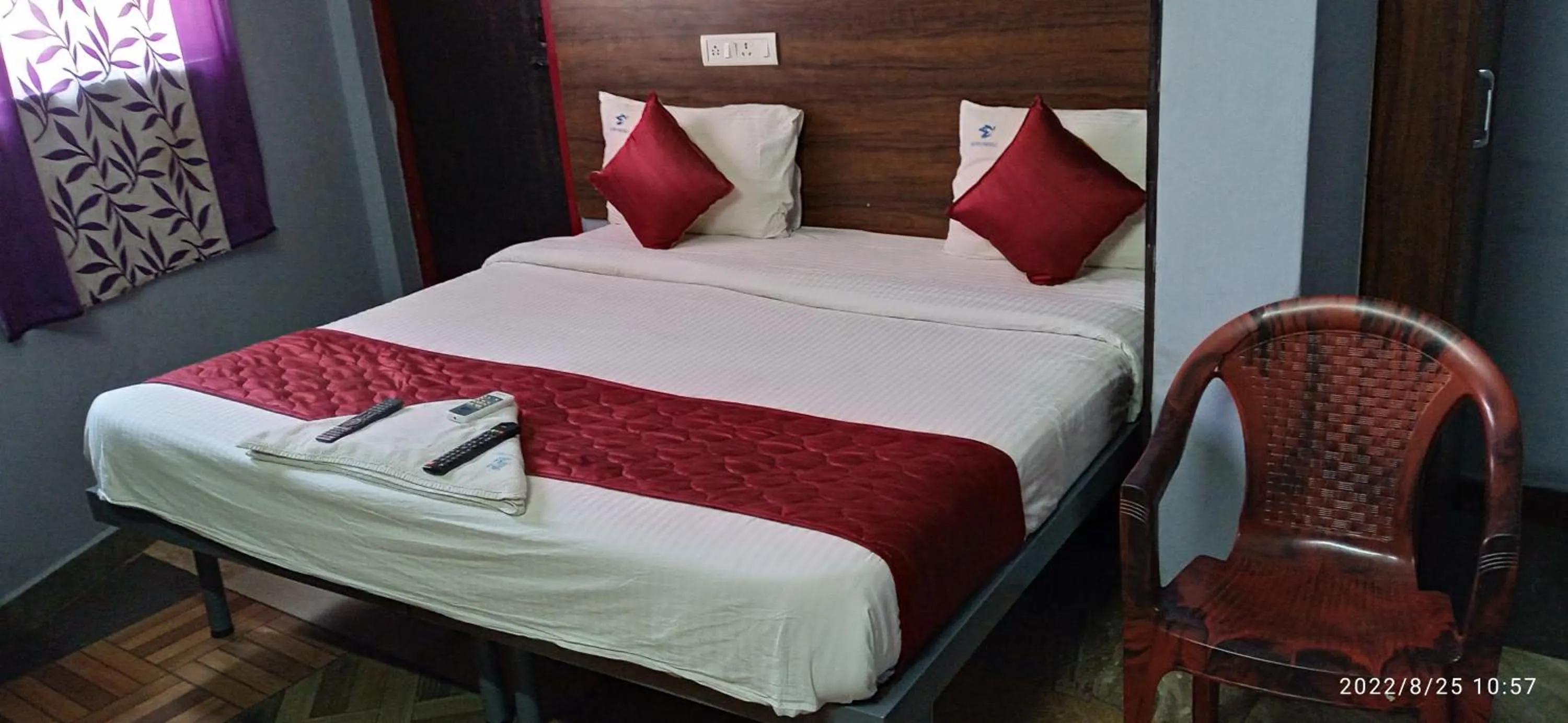 Bedroom in Skyry Hotel Iyyapanthangal
