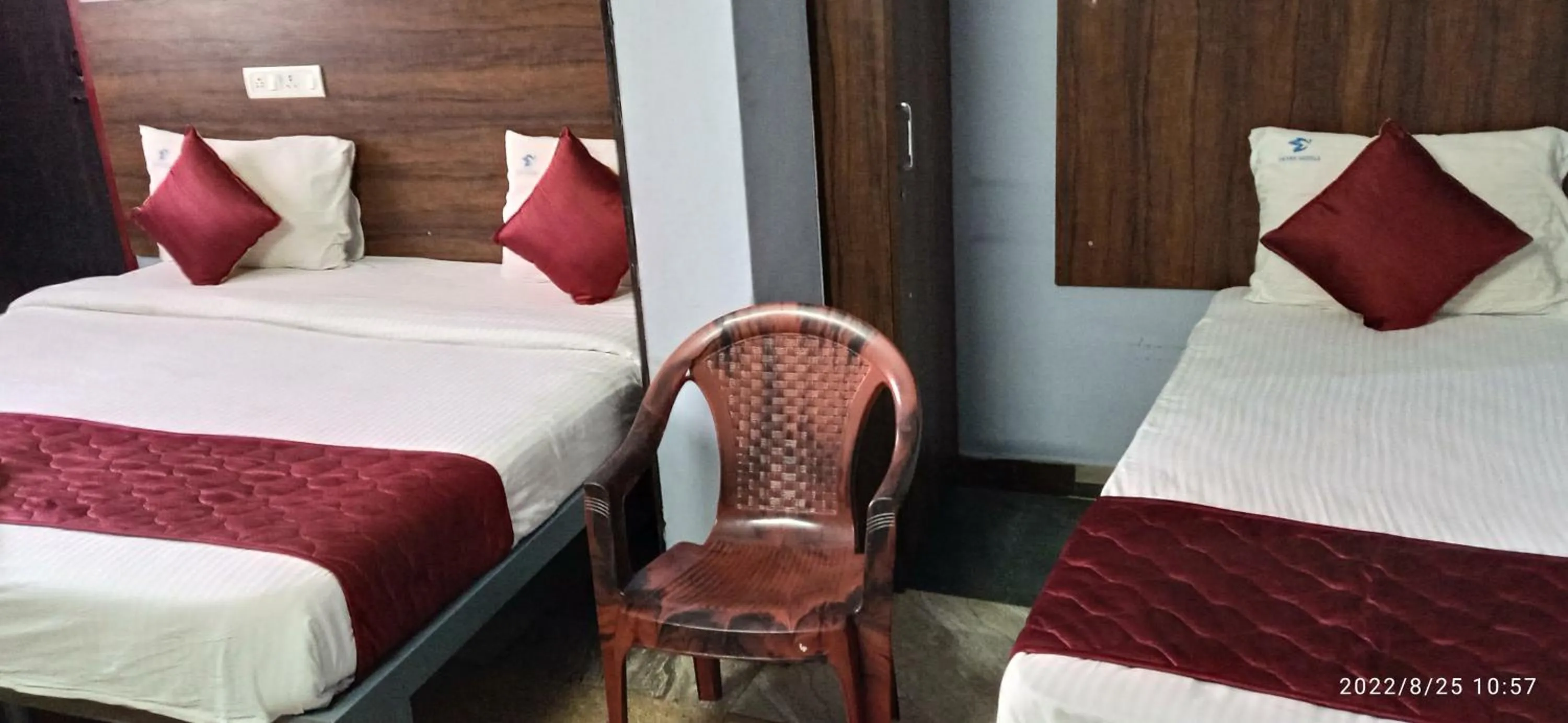 Photo of the whole room in Skyry Hotel Iyyapanthangal