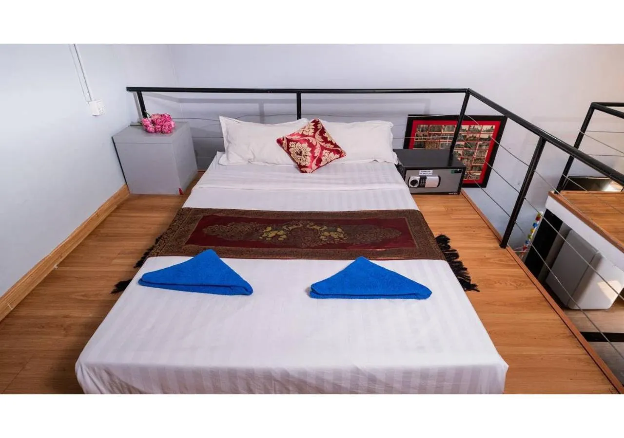 Bedroom, Bed in The Artist Residence