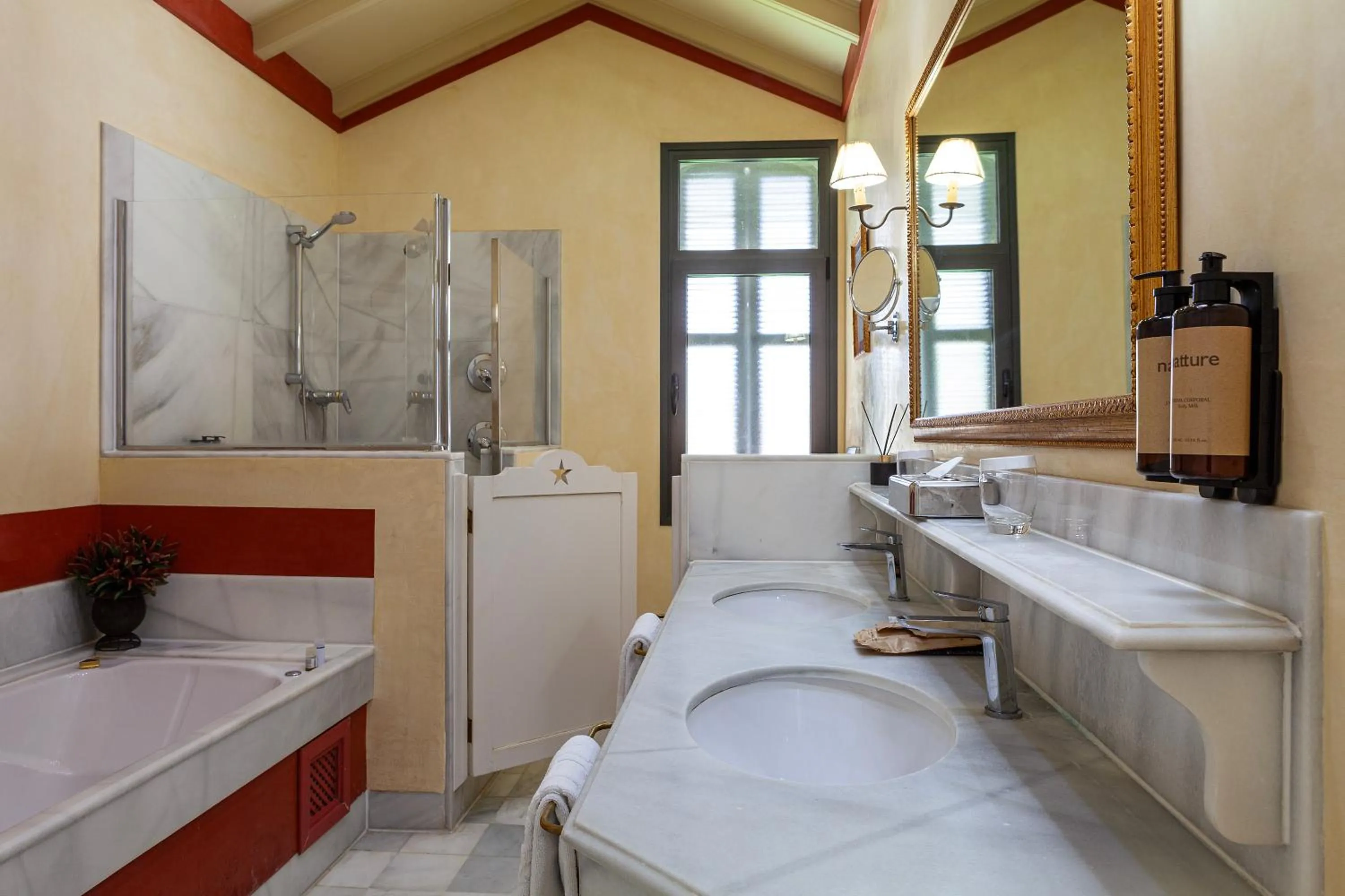 Shower in Villa Jerez