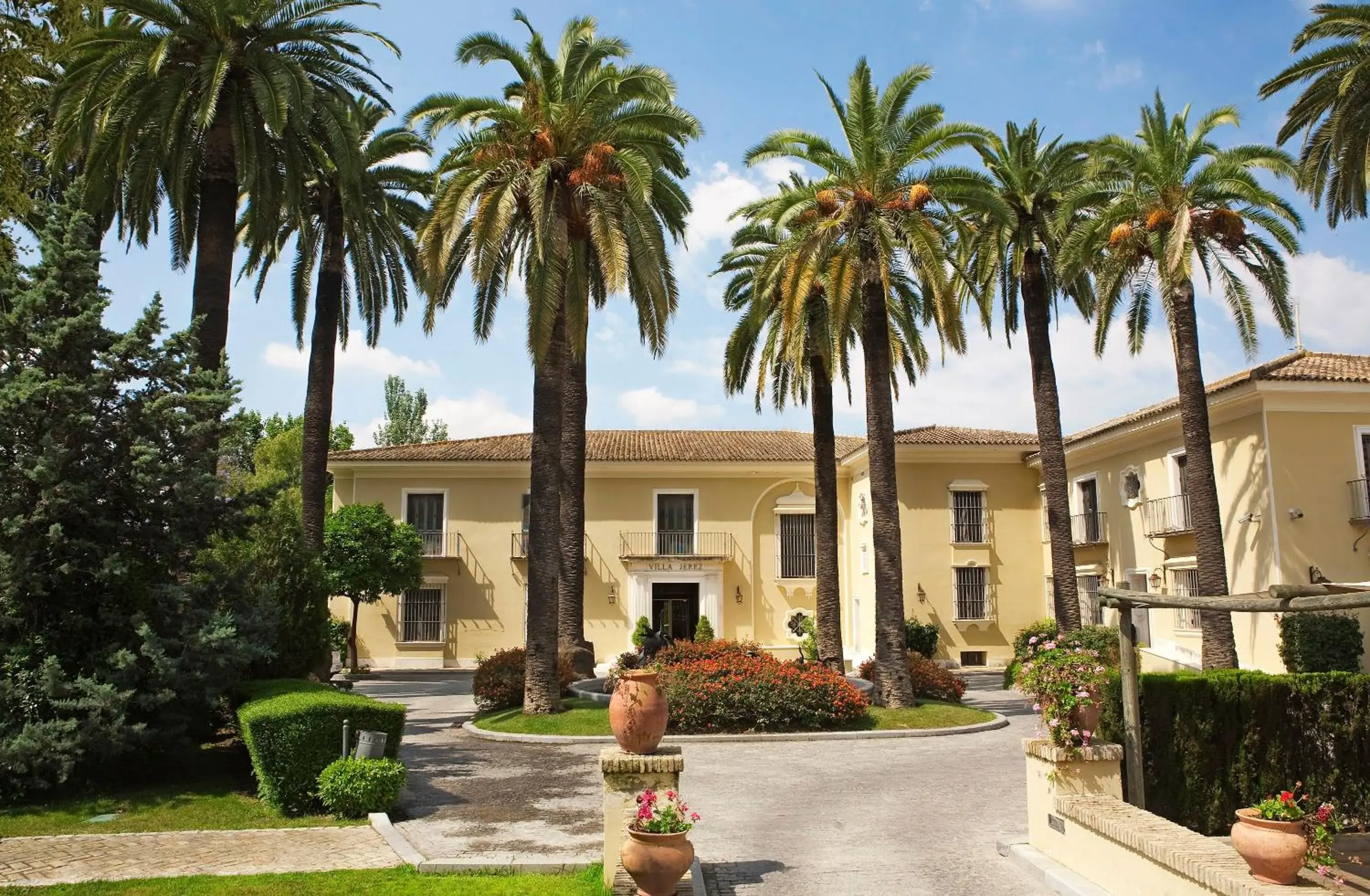 Facade/entrance in Villa Jerez Facade/entrance in Villa Jerez
