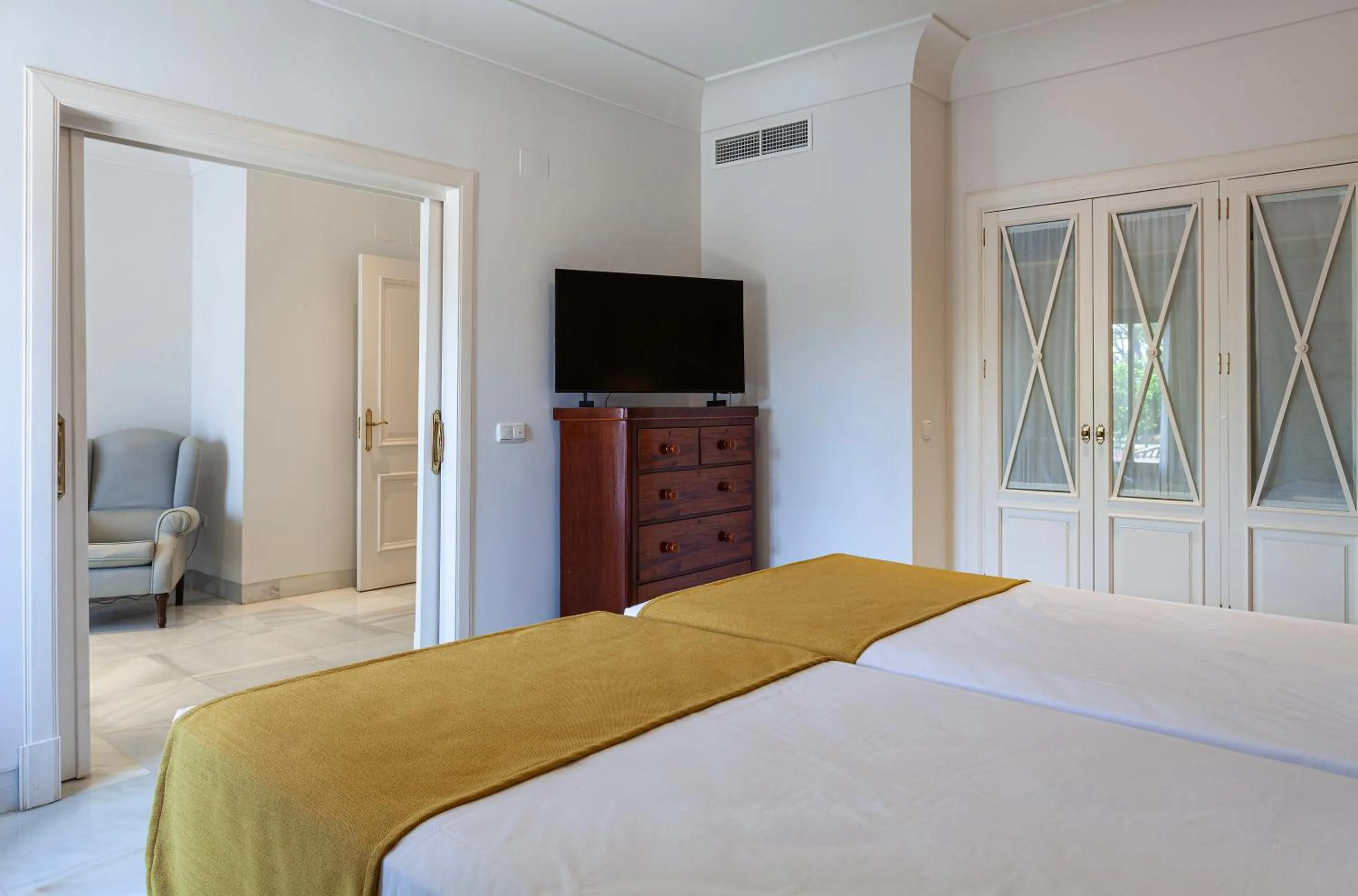 TV and multimedia, Bed in Villa Jerez