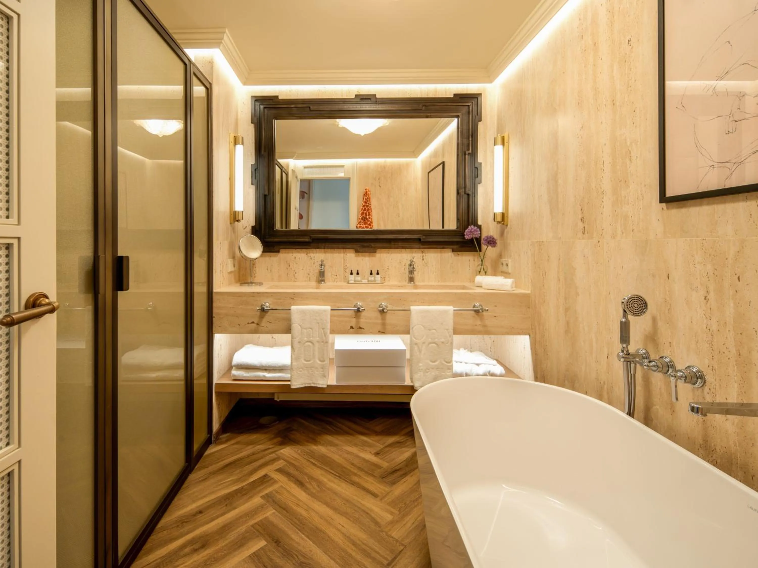 Shower in Only YOU Hotel Sevilla