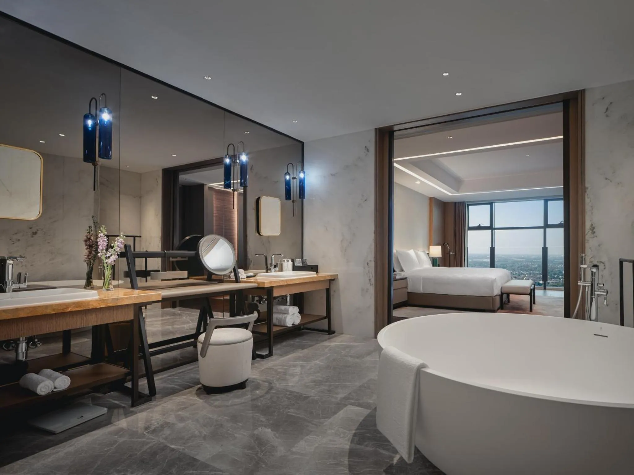 Photo of the whole room, Bathroom in HUALUXE Kunshan Huaqiao, an IHG Hotel