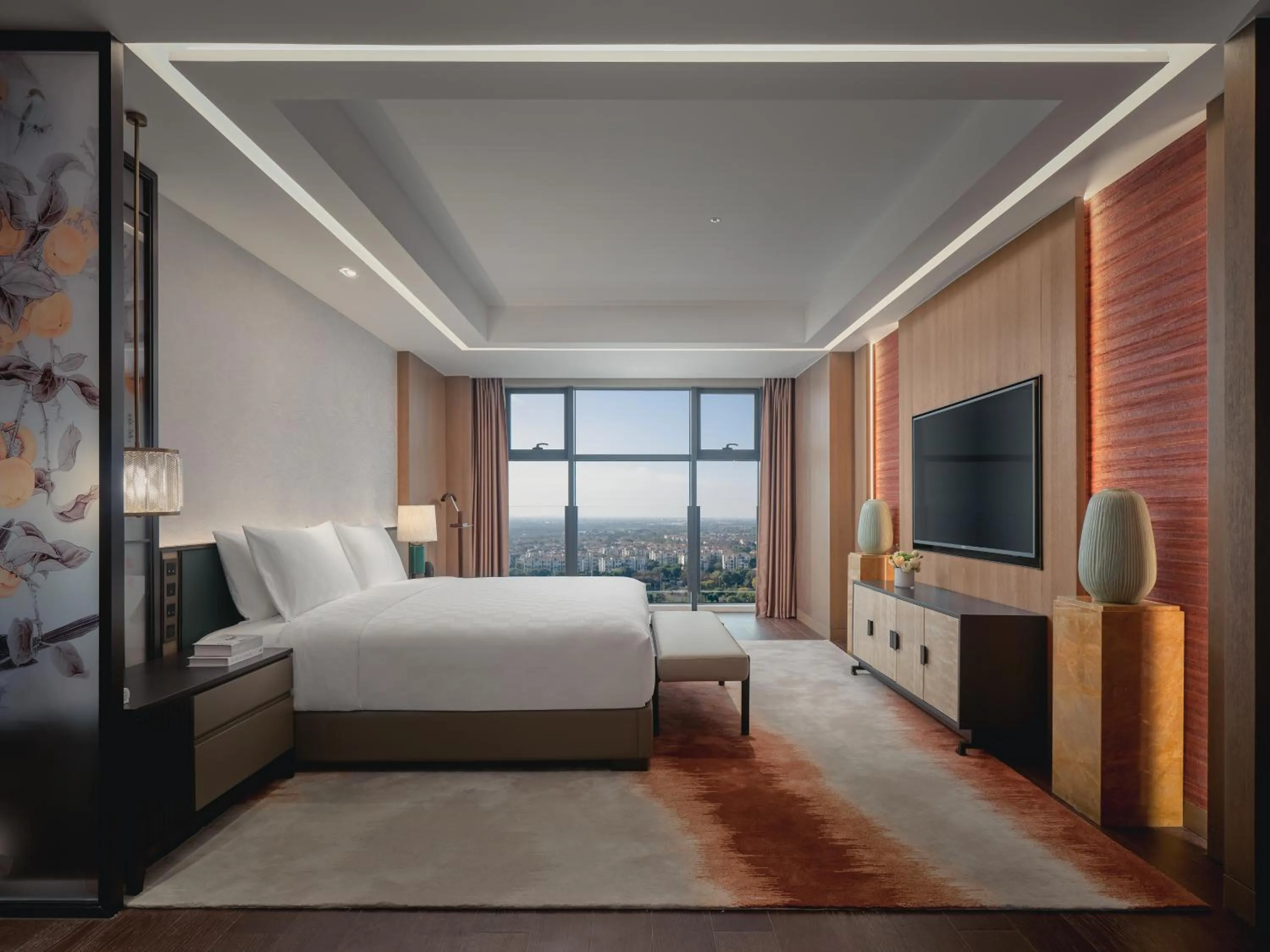 Bed in HUALUXE Kunshan Huaqiao, an IHG Hotel