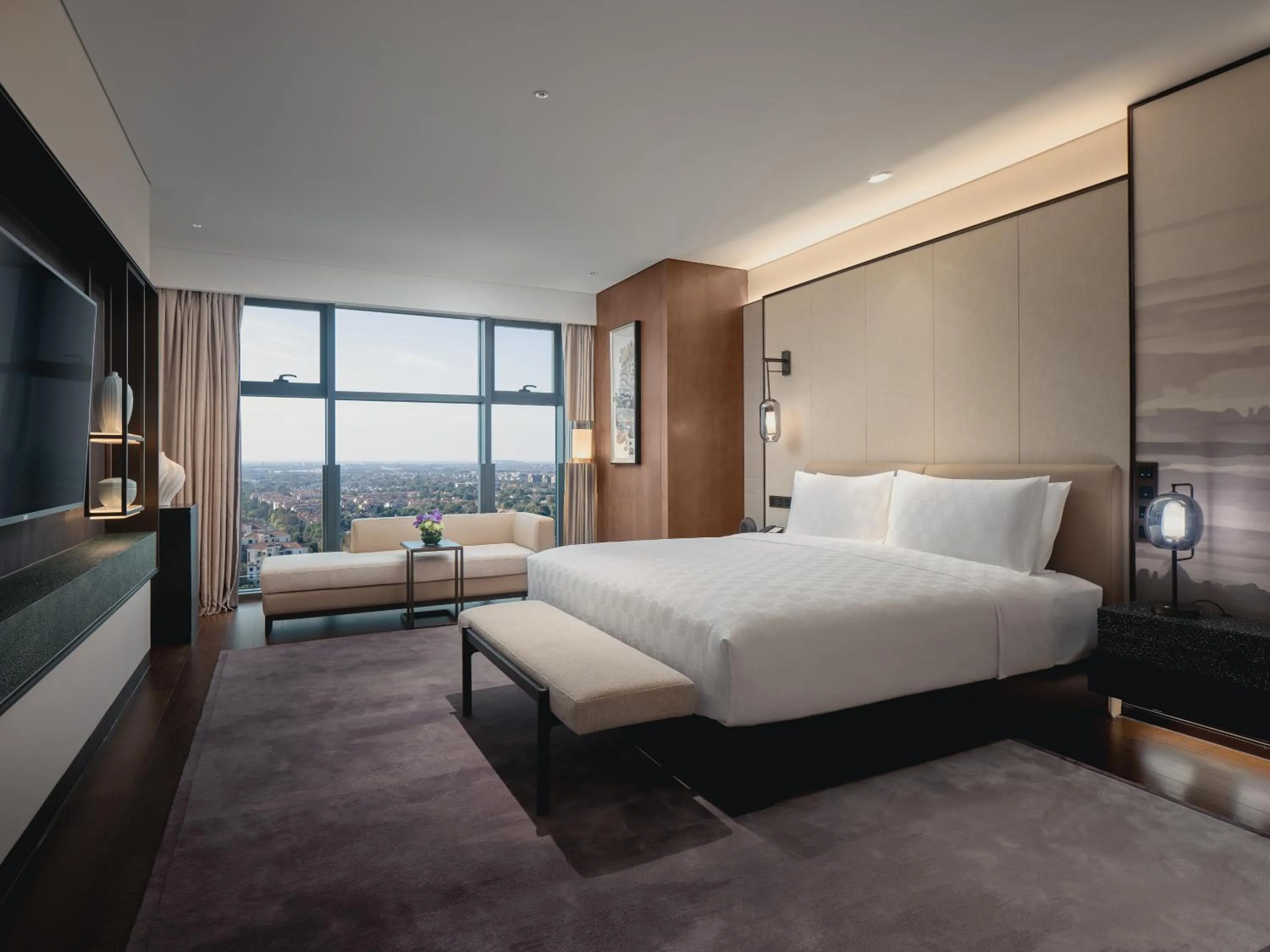 Bedroom in HUALUXE Kunshan Huaqiao, an IHG Hotel