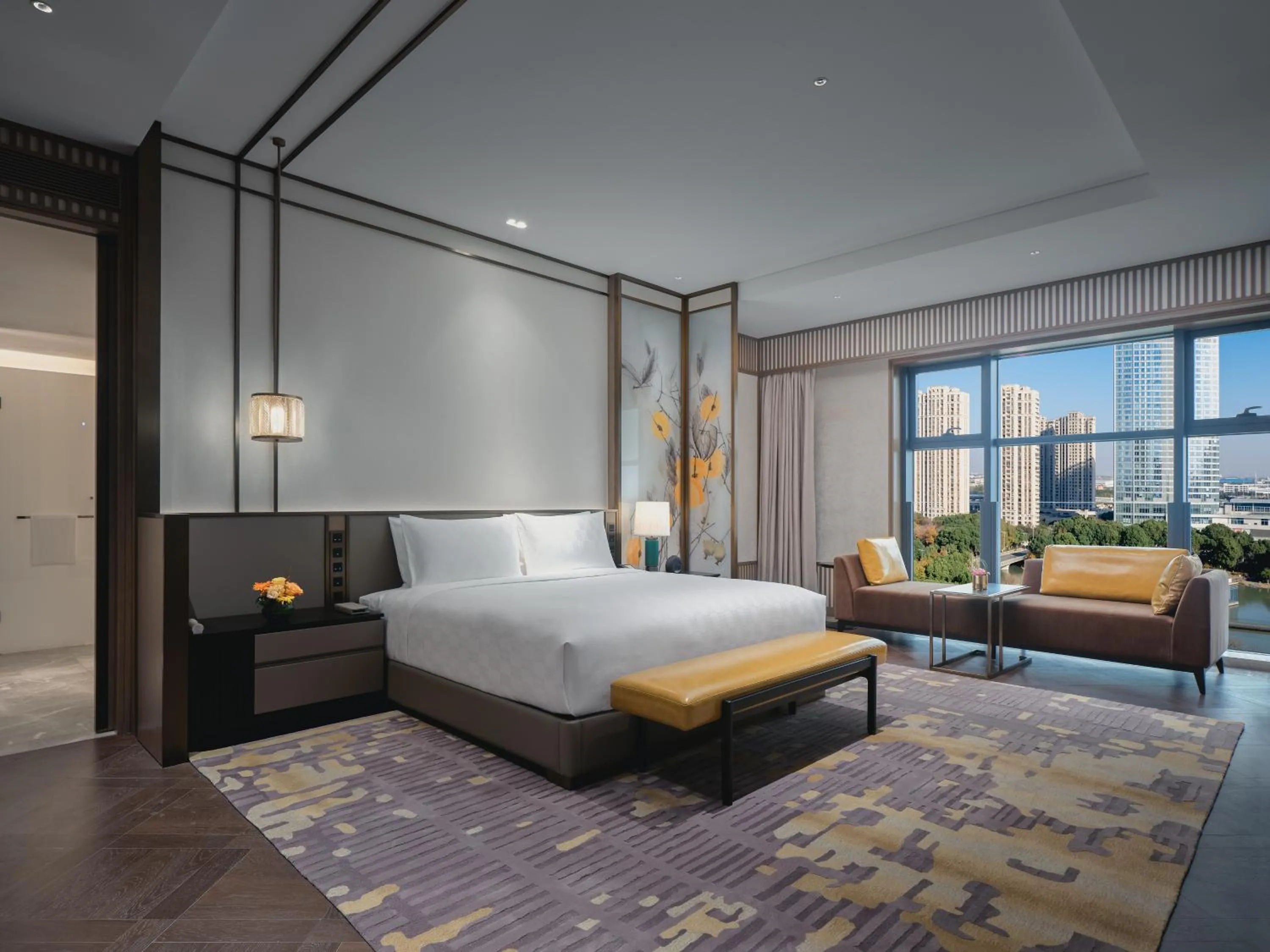 Photo of the whole room, Bed in HUALUXE Kunshan Huaqiao, an IHG Hotel