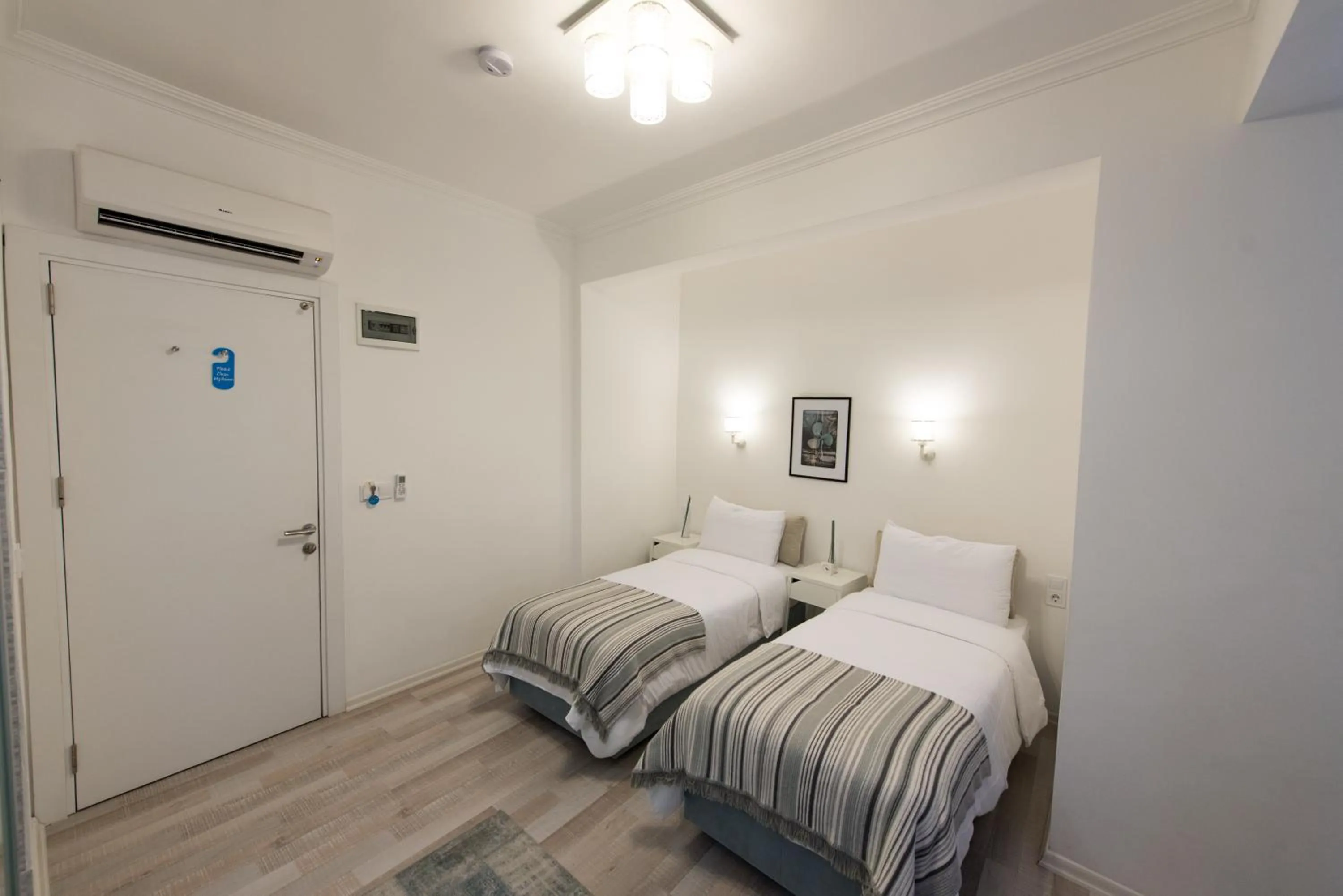 Shower in Minu Hotel